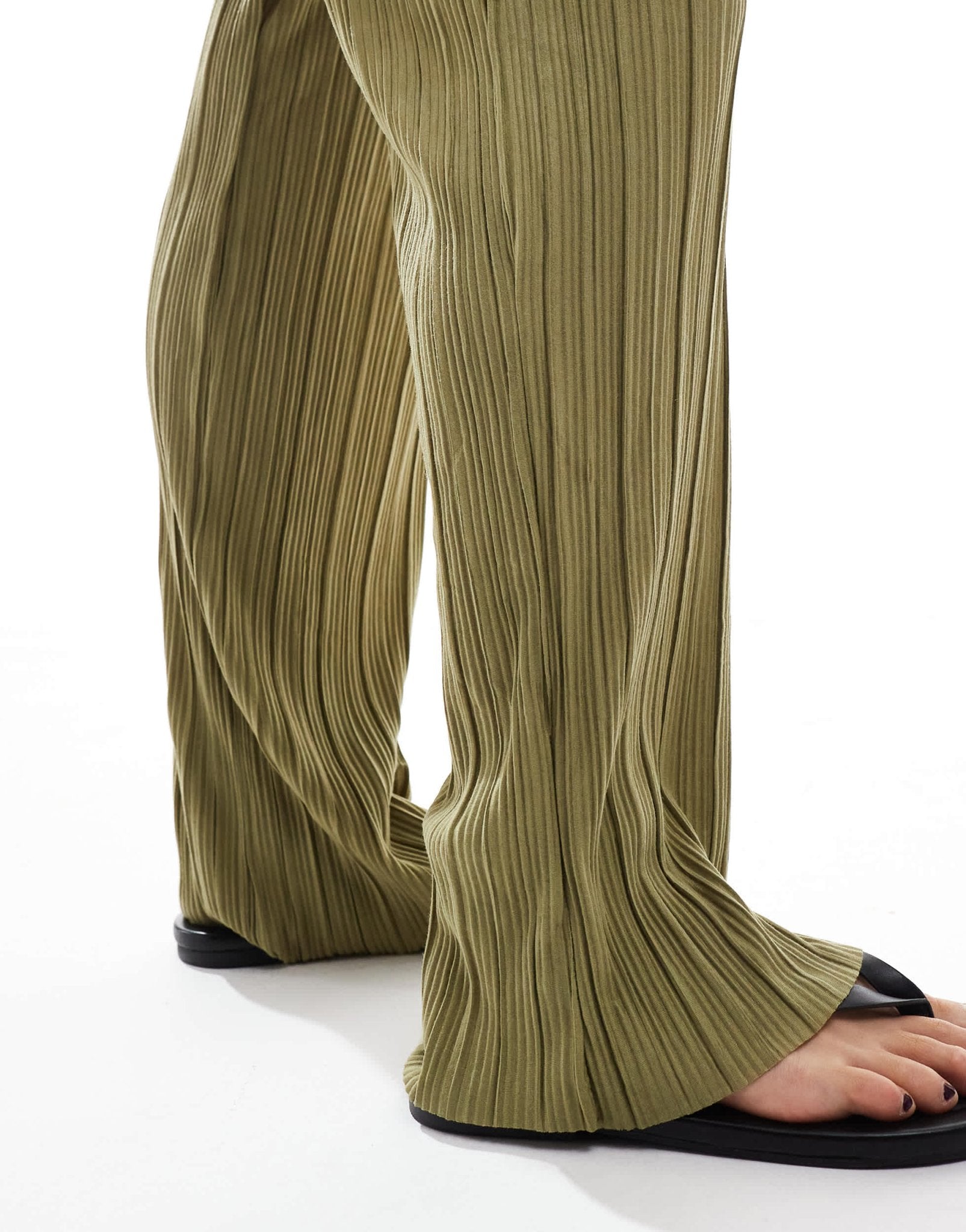Vero Moda plisse trouser co-ord in khaki - ASOS Sample Sale