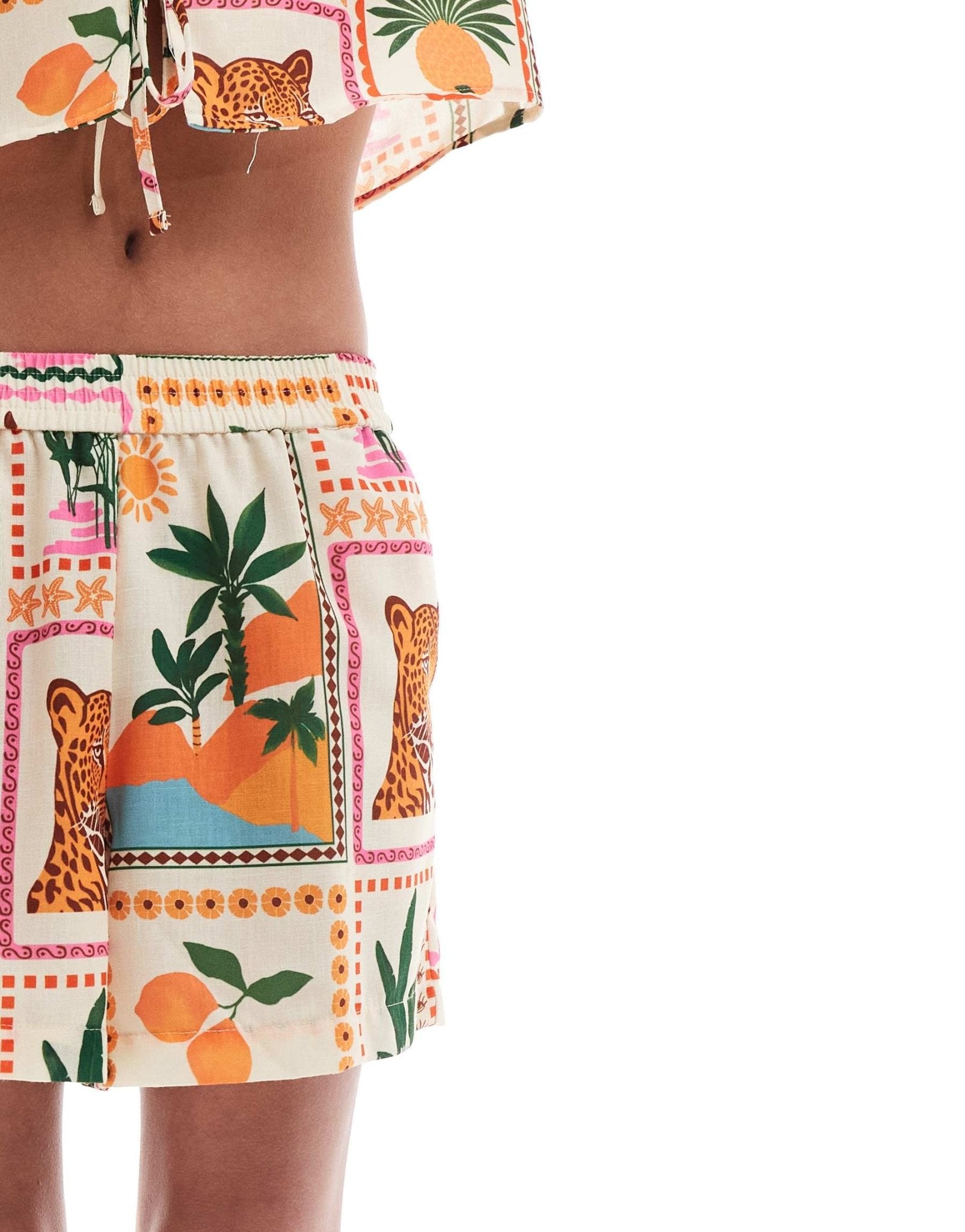 Vero Moda pull on shorts co-ord in tropical postcard print - ASOS Sample Sale