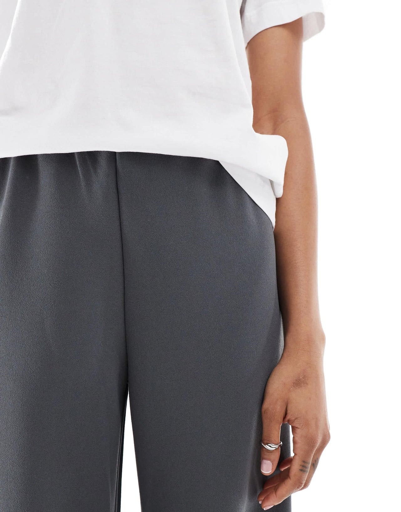 Vero Moda Tall loose pull on trousers in grey pinstripe - ASOS Sample Sale