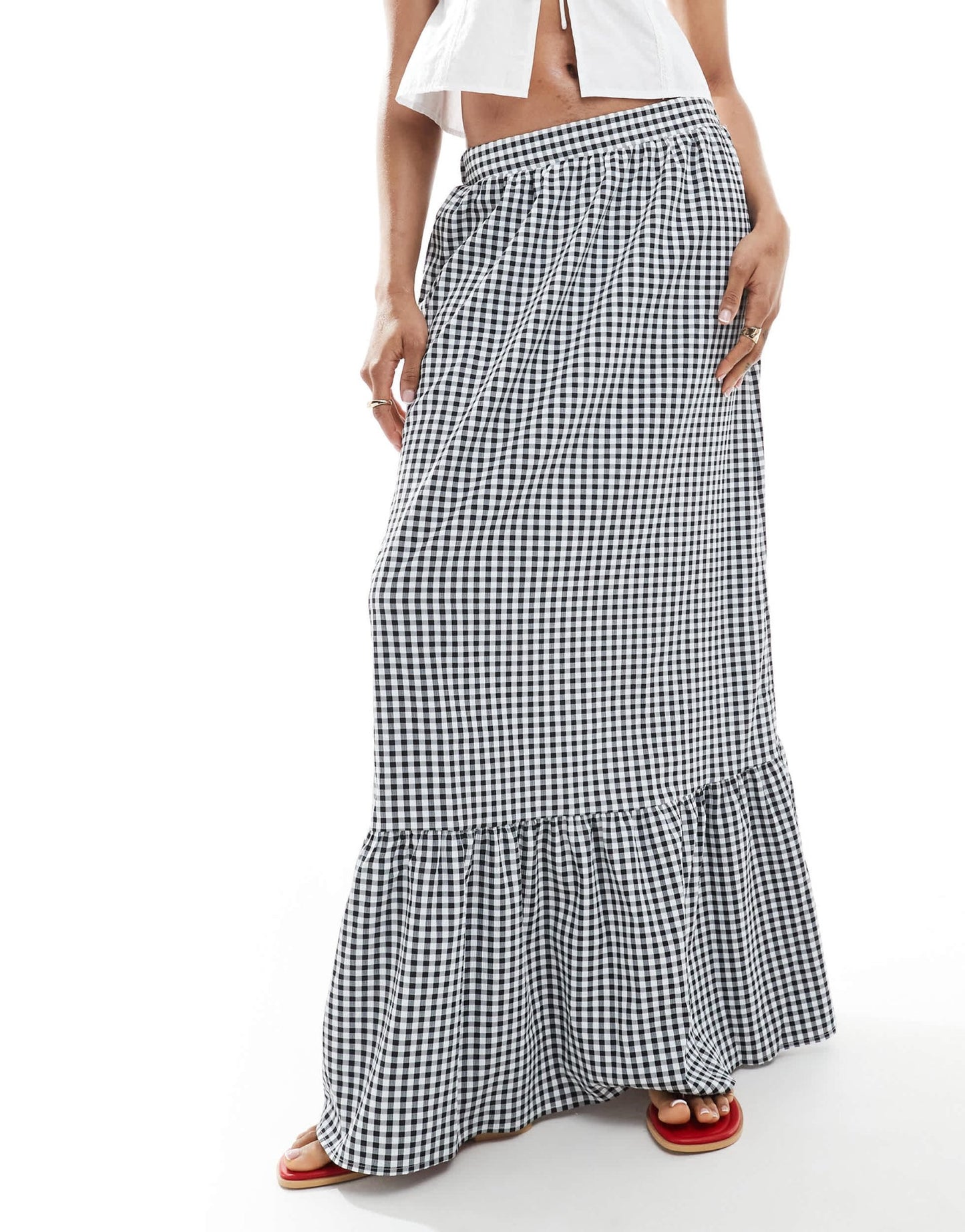 Vero Moda Tall tiered hem maxi skirt in black gingham print - ASOS Sample Sale