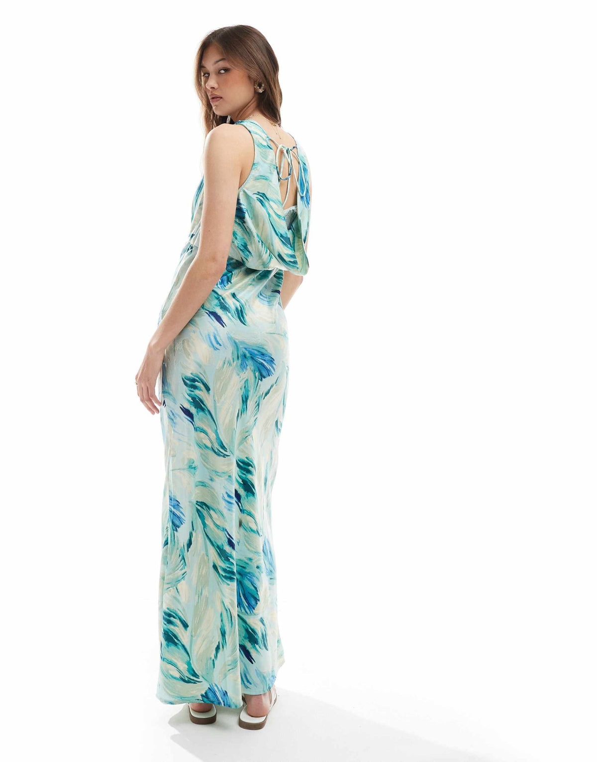 Vero Moda v-neck open back maxi dress in abstract blue print - ASOS Sample Sale