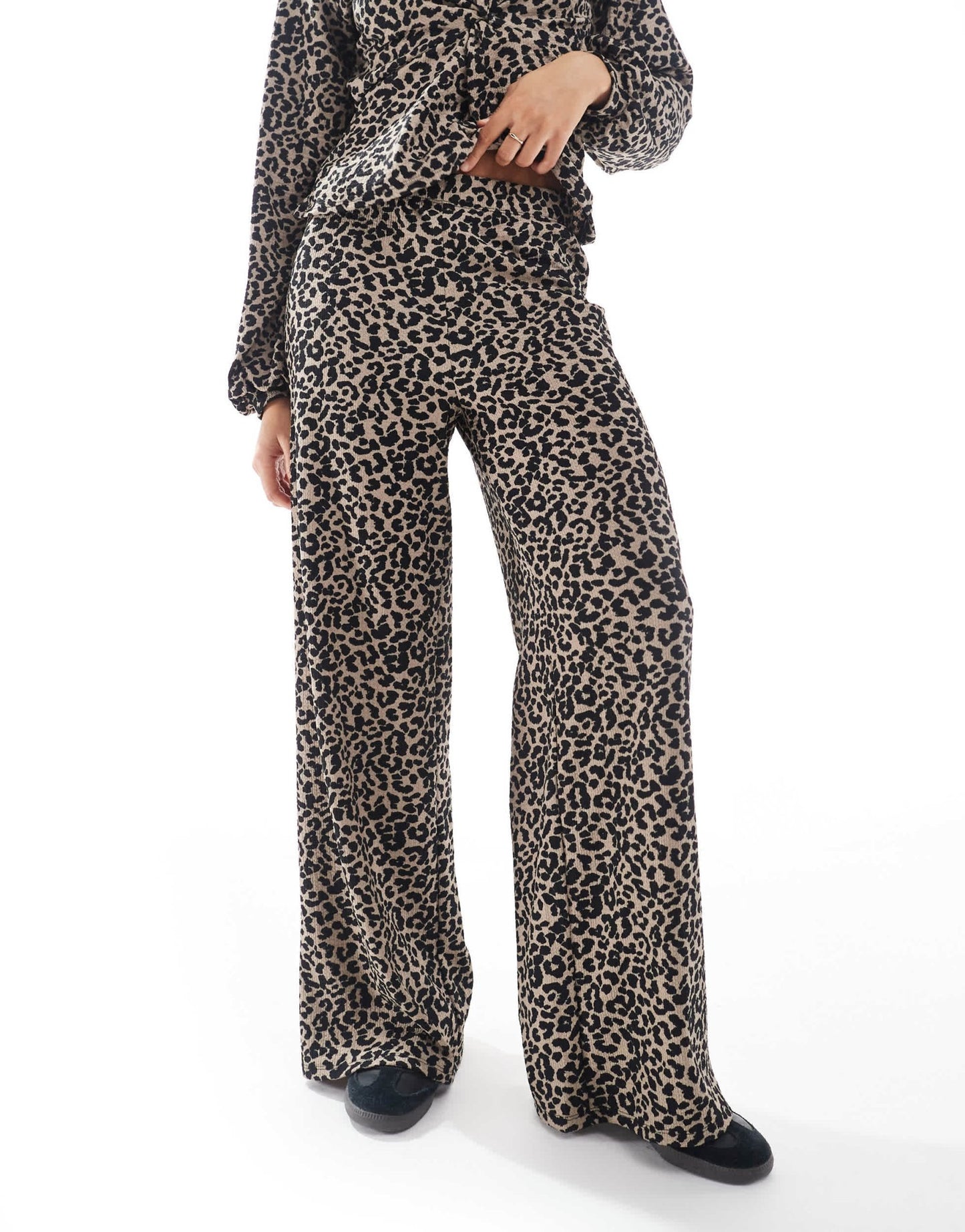 Vero Moda wide leg jersey trouser co - ord in leopard print - ASOS Sample Sale