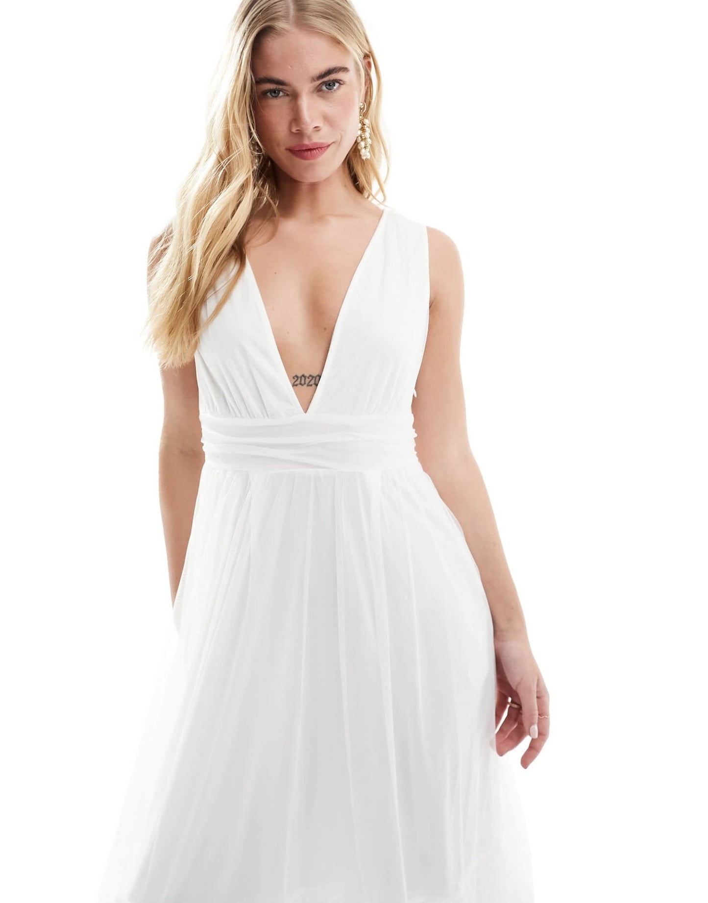 Vila Bridal tulle plunge maxi dress with tiered skirt in white - ASOS Sample Sale