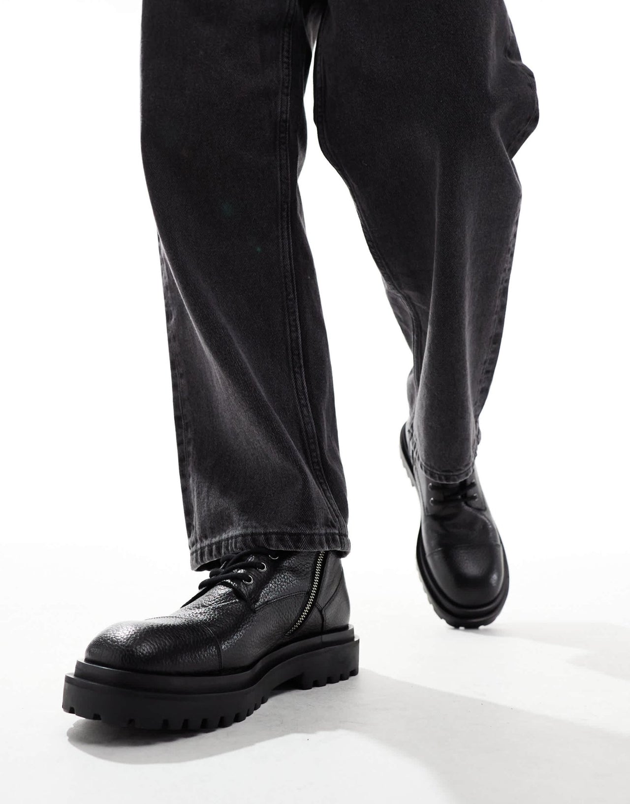 Walk London Sully toe - cap boot in black grain leather - ASOS Sample Sale