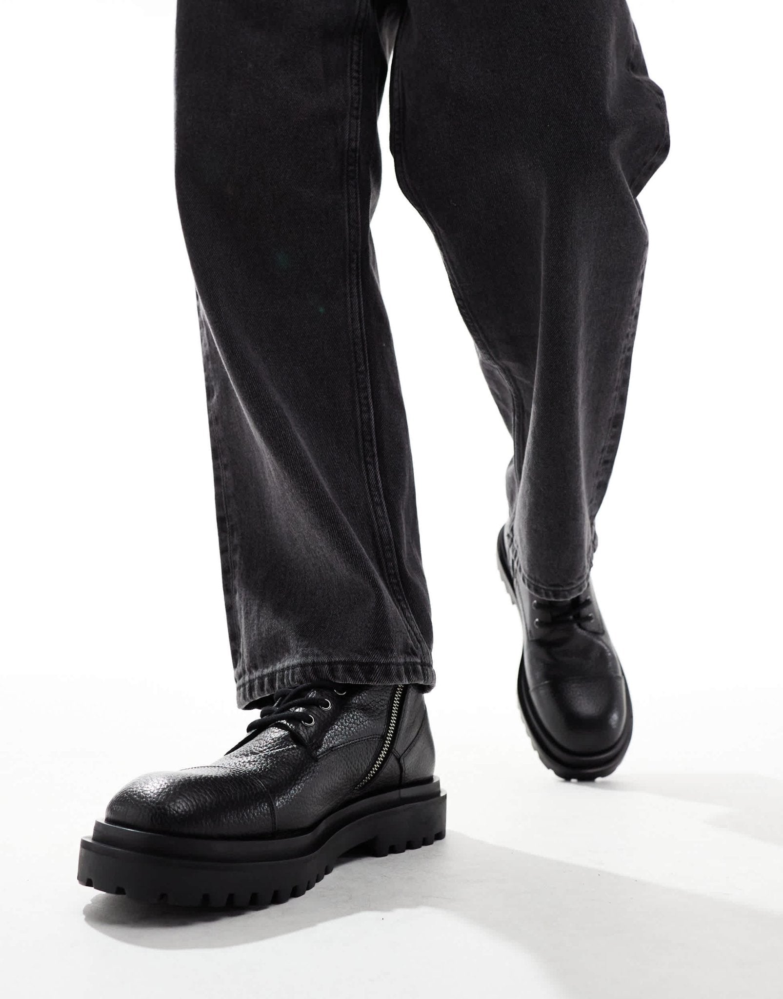 Walk London Sully toe - cap boot in black grain leather - ASOS Sample Sale