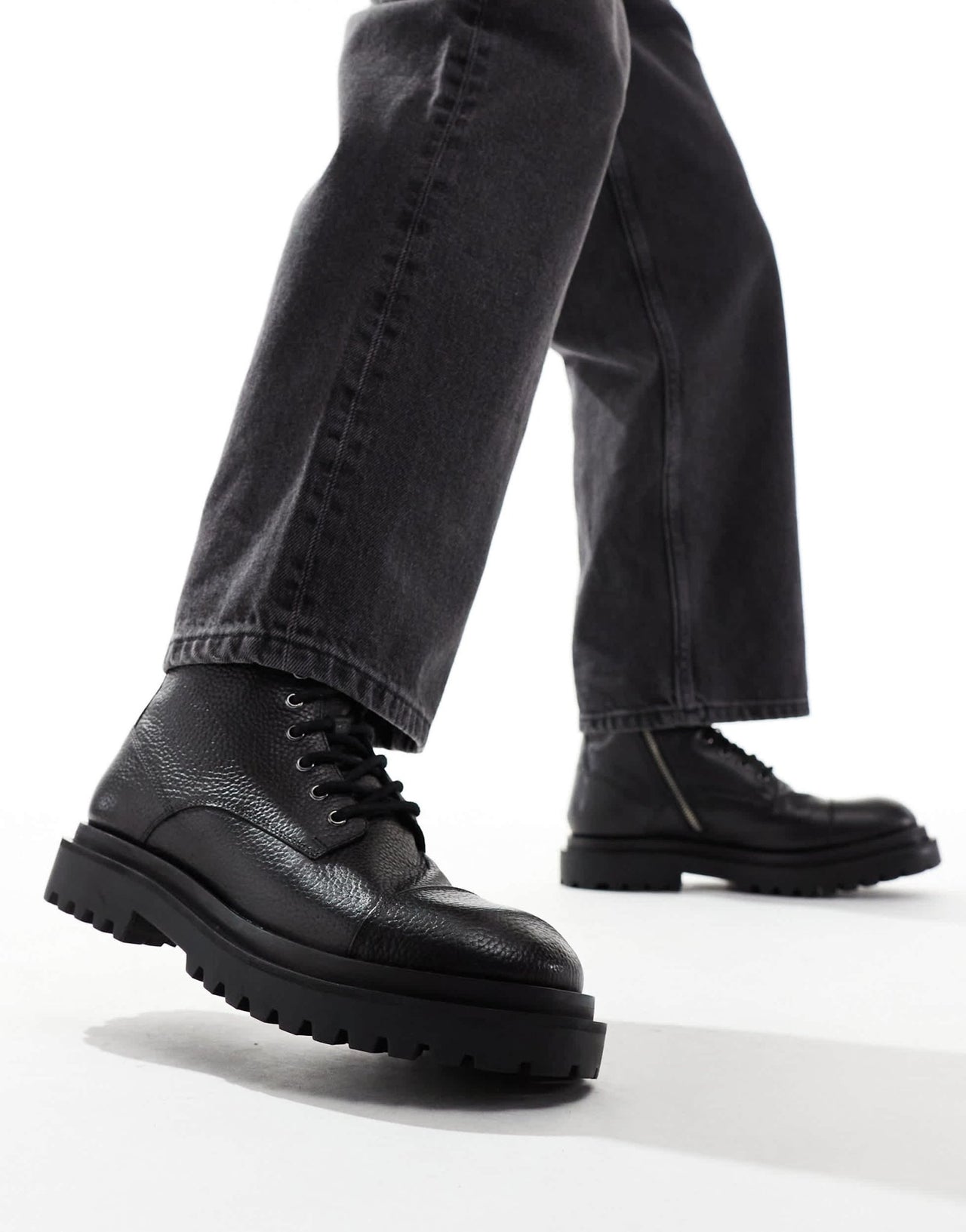 Walk London Sully toe - cap boot in black grain leather - ASOS Sample Sale