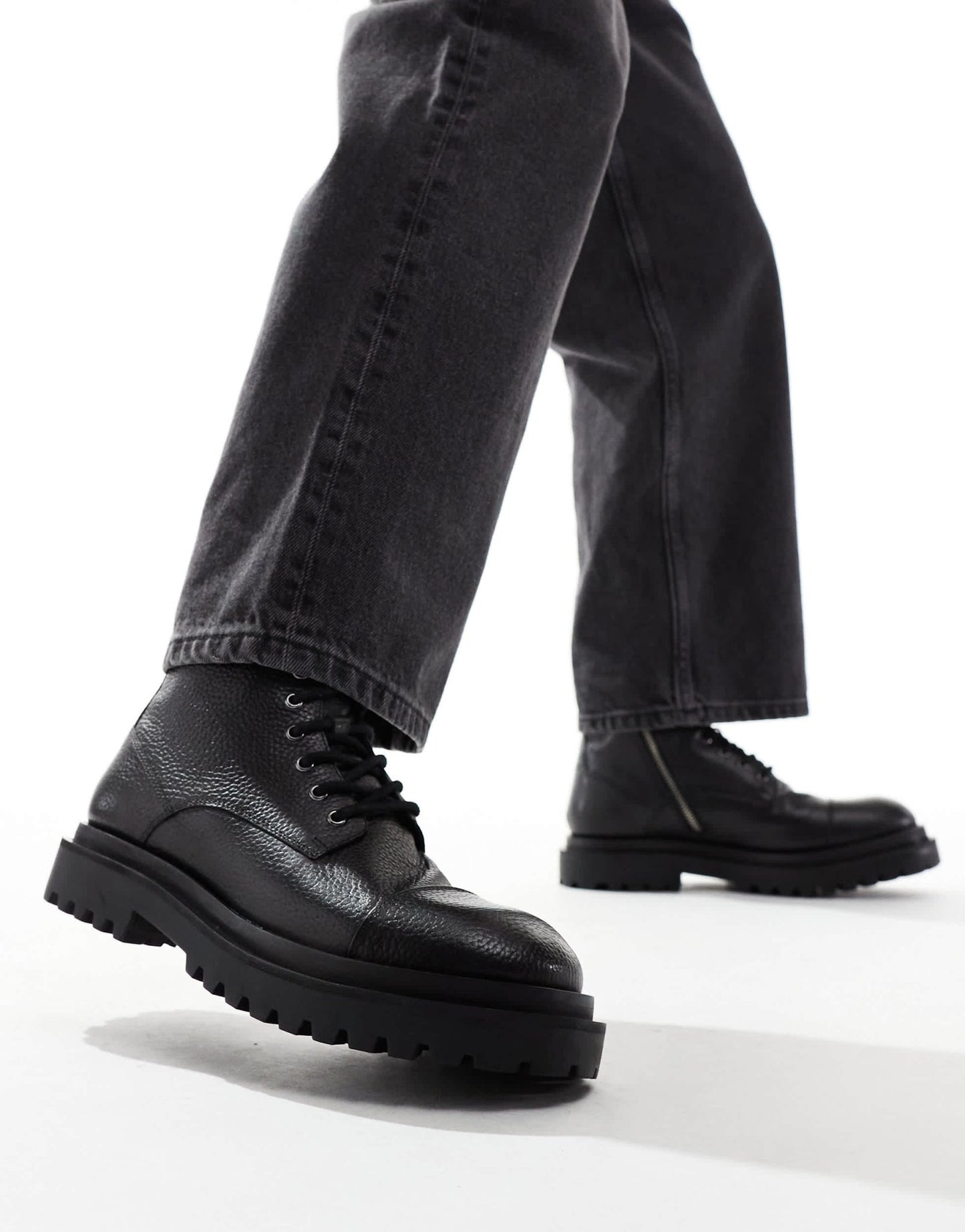Walk London Sully toe - cap boot in black grain leather - ASOS Sample Sale