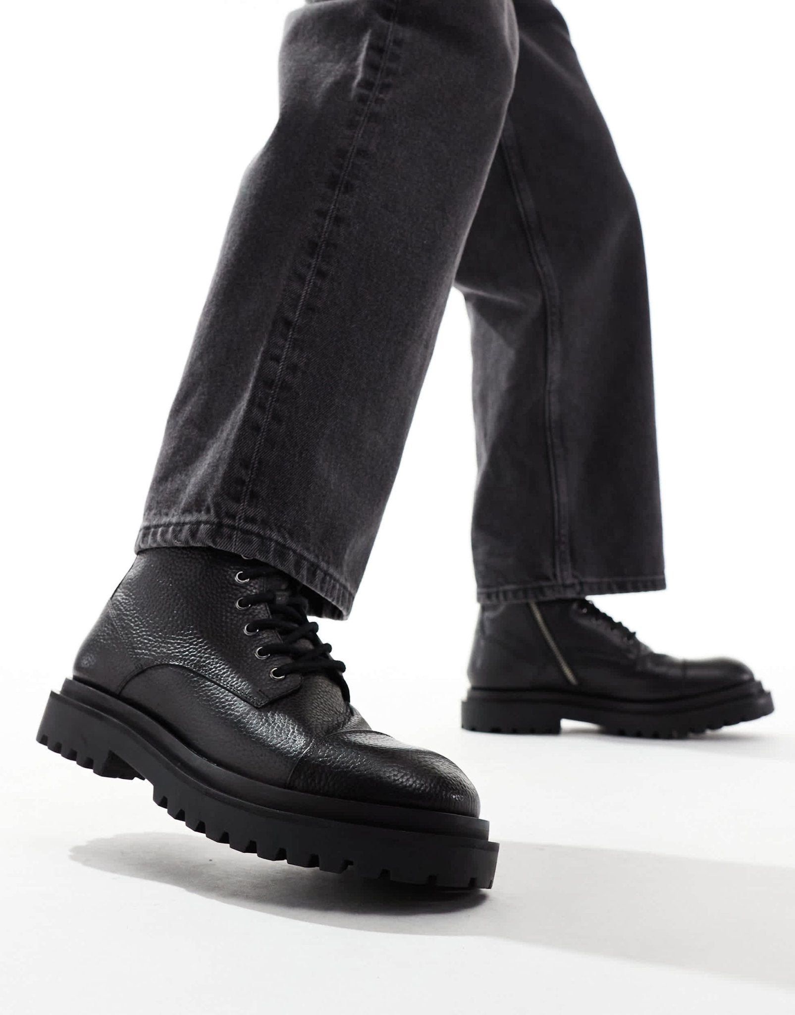 Walk London Sully toe - cap boot in black grain leather - ASOS Sample Sale
