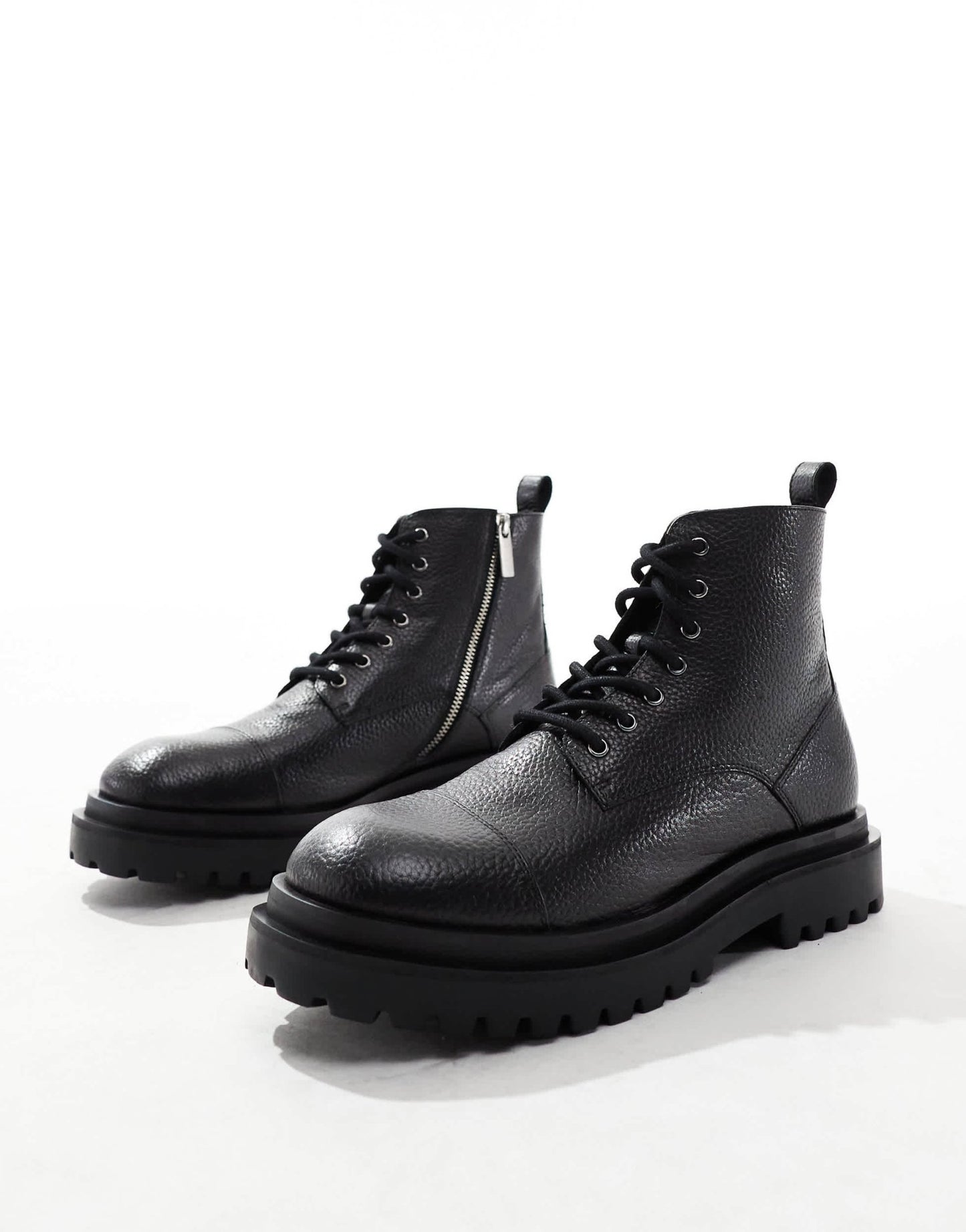 Walk London Sully toe - cap boot in black grain leather - ASOS Sample Sale
