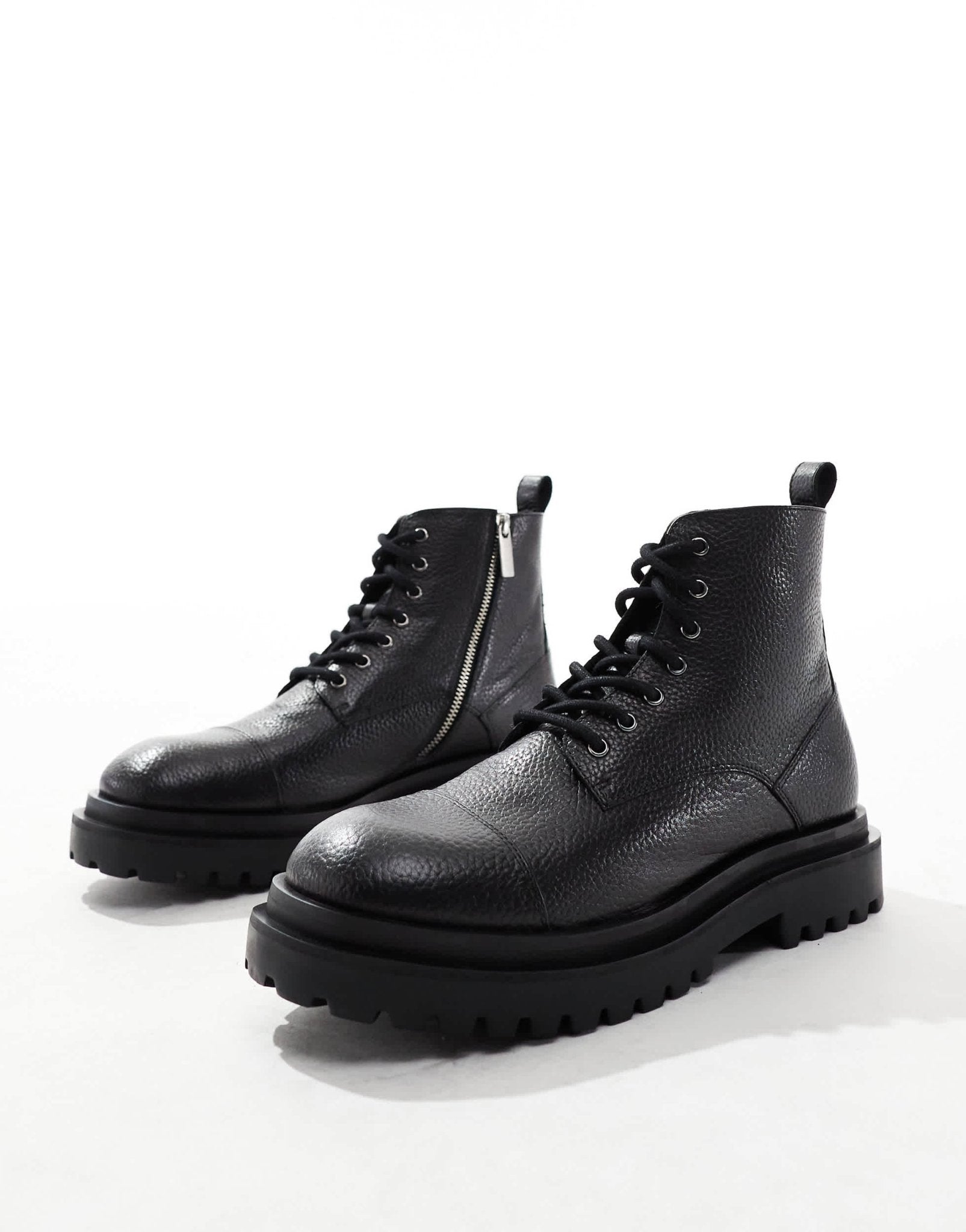 Walk London Sully toe - cap boot in black grain leather - ASOS Sample Sale