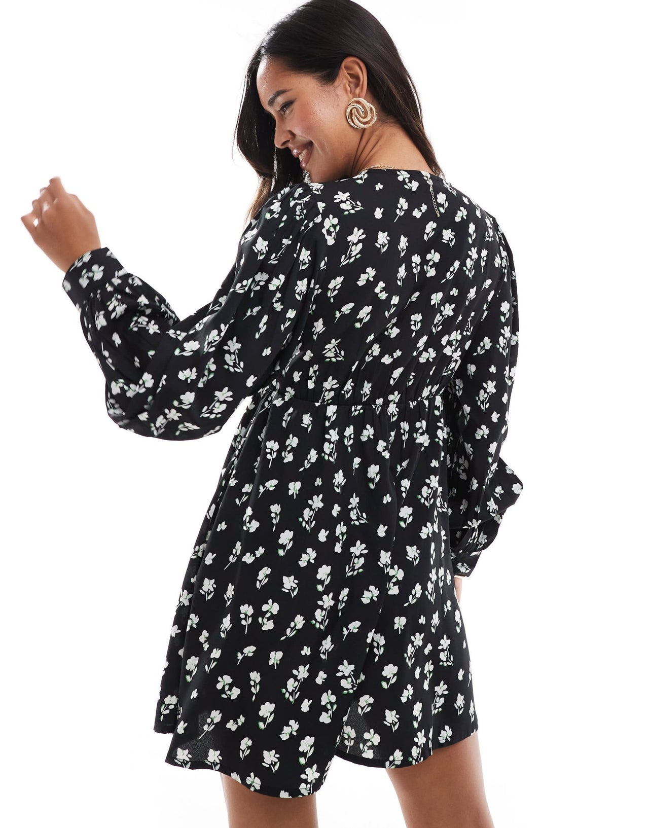 Wednesday's Girl ditsy floral smock mini dress in black and white - ASOS Sample Sale