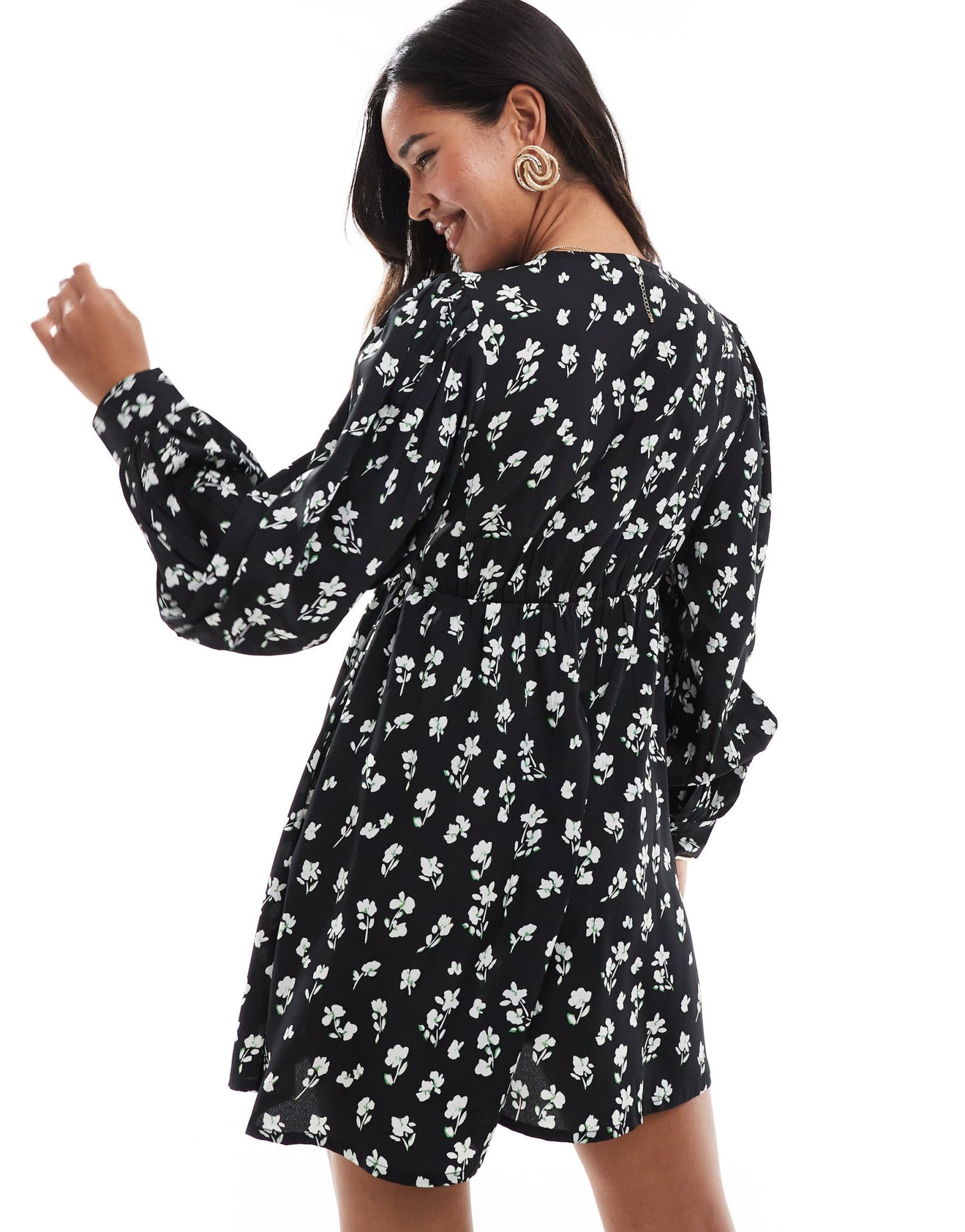 Wednesday's Girl ditsy floral smock mini dress in black and white - ASOS Sample Sale
