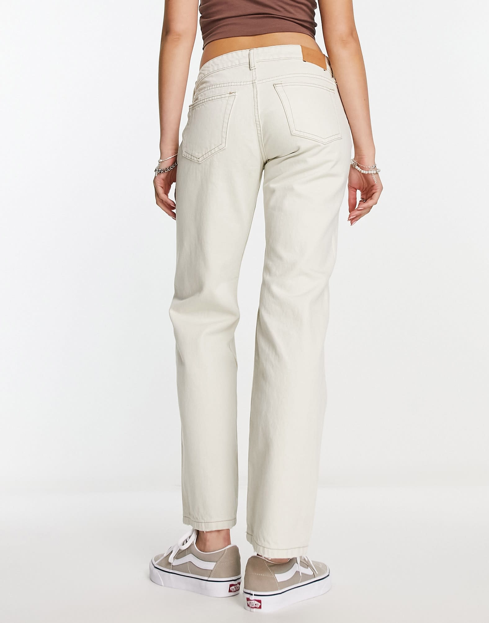 Weekday Arrow low rise straight leg jeans in chalk white - ASOS Sample Sale