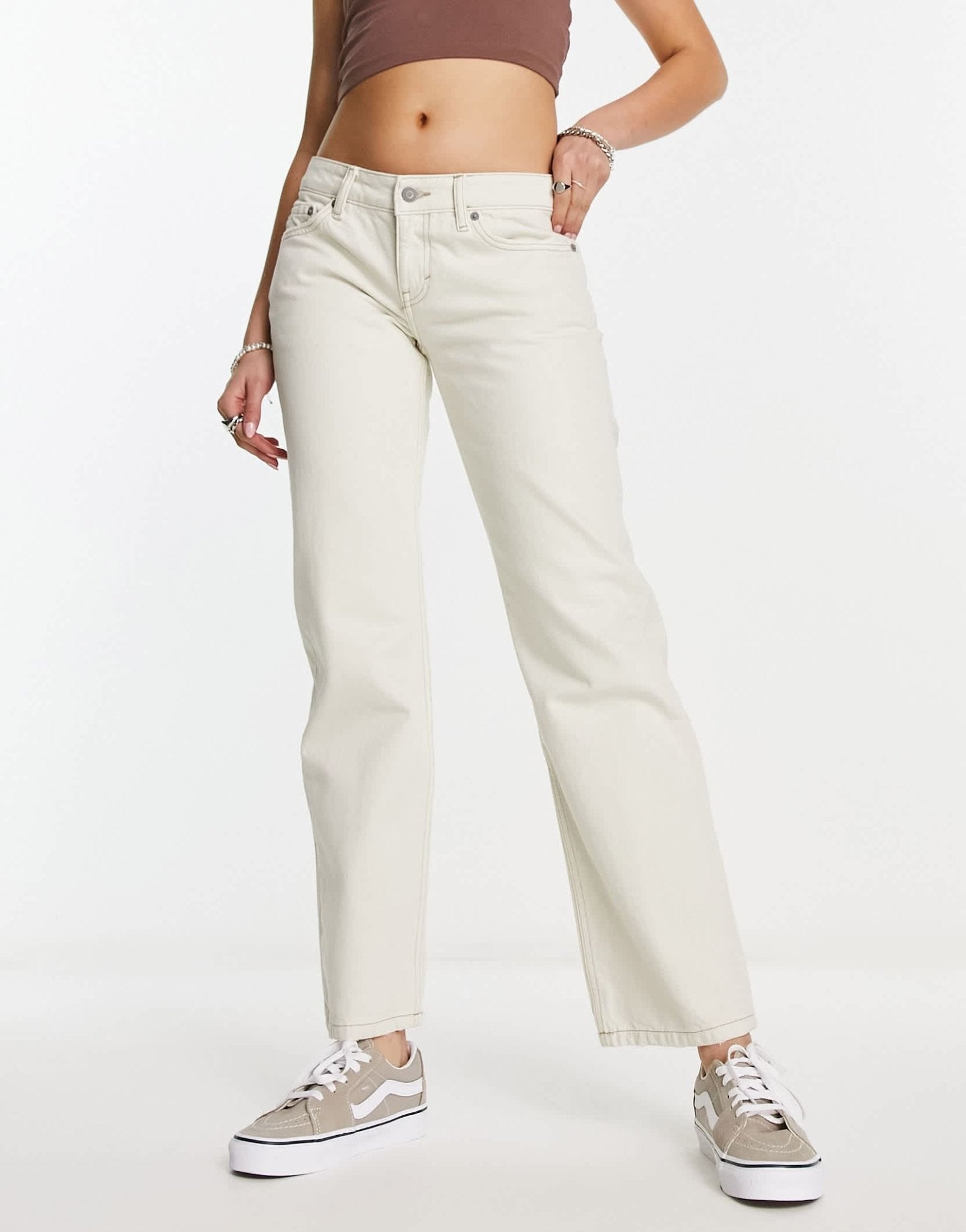 Weekday Arrow low rise straight leg jeans in chalk white - ASOS Sample Sale
