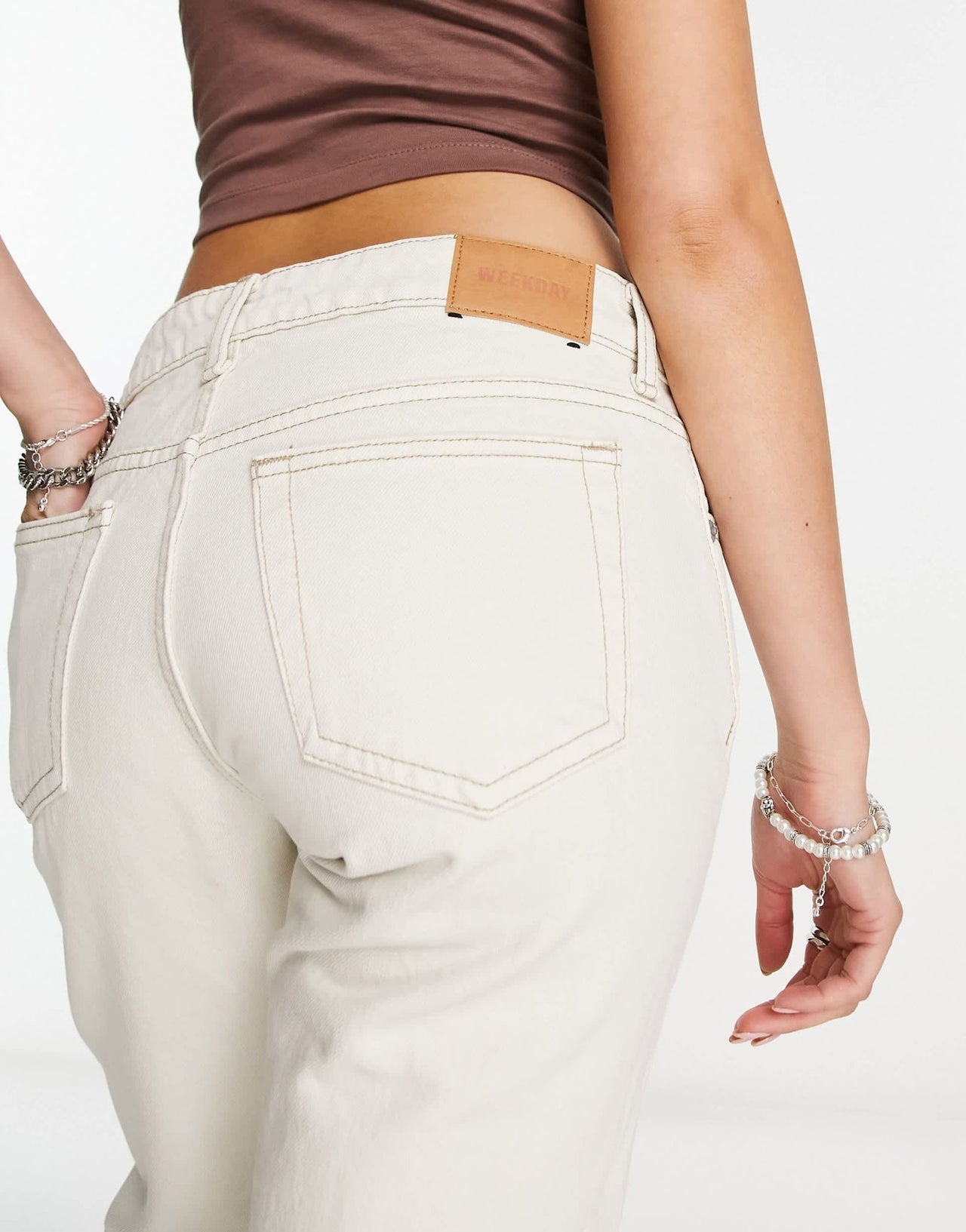 Weekday Arrow low rise straight leg jeans in chalk white - ASOS Sample Sale