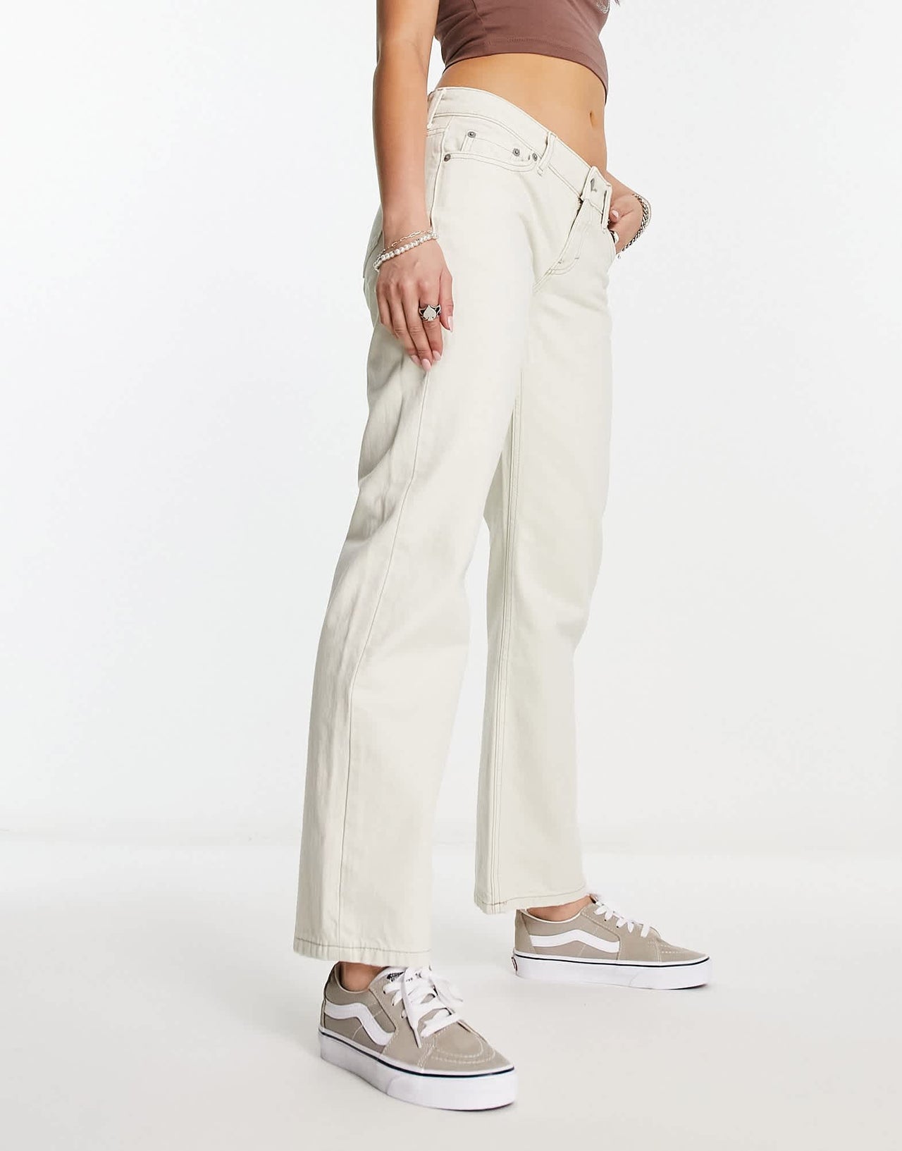 Weekday Arrow low rise straight leg jeans in chalk white - ASOS Sample Sale