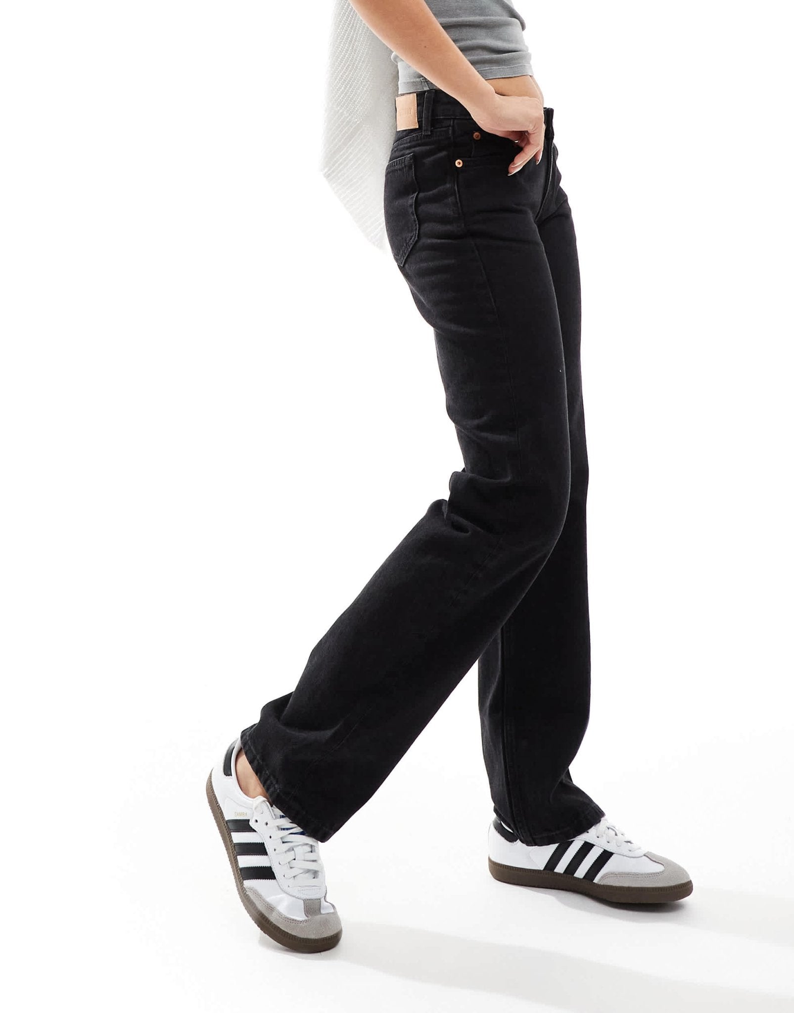 Weekday Arrow low waist regular fit straight leg jeans in tuned black - ASOS Sample Sale