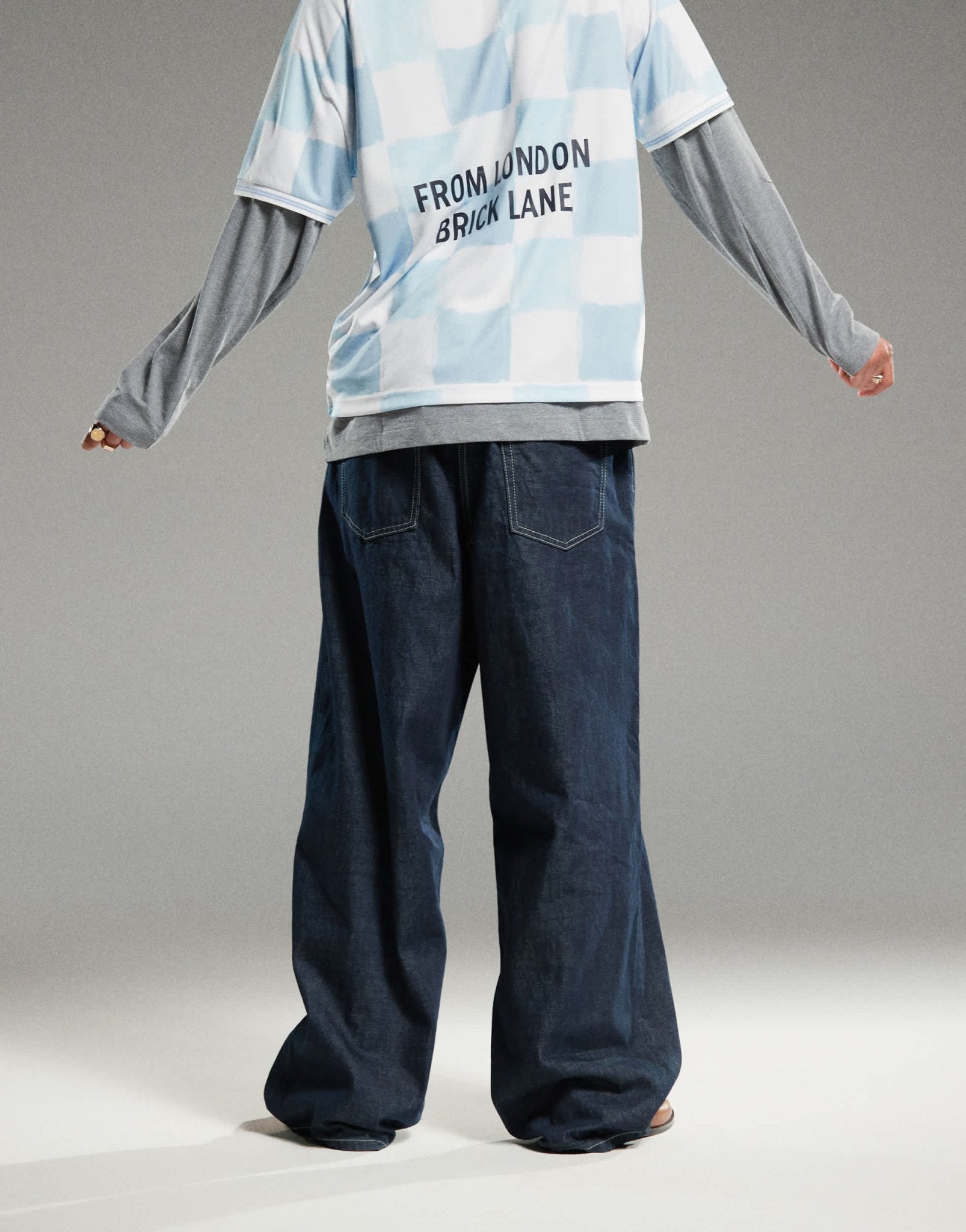 Weekday Astro Unisex low rise loose fit baggy jeans in blue rinse wash - ASOS Sample Sale