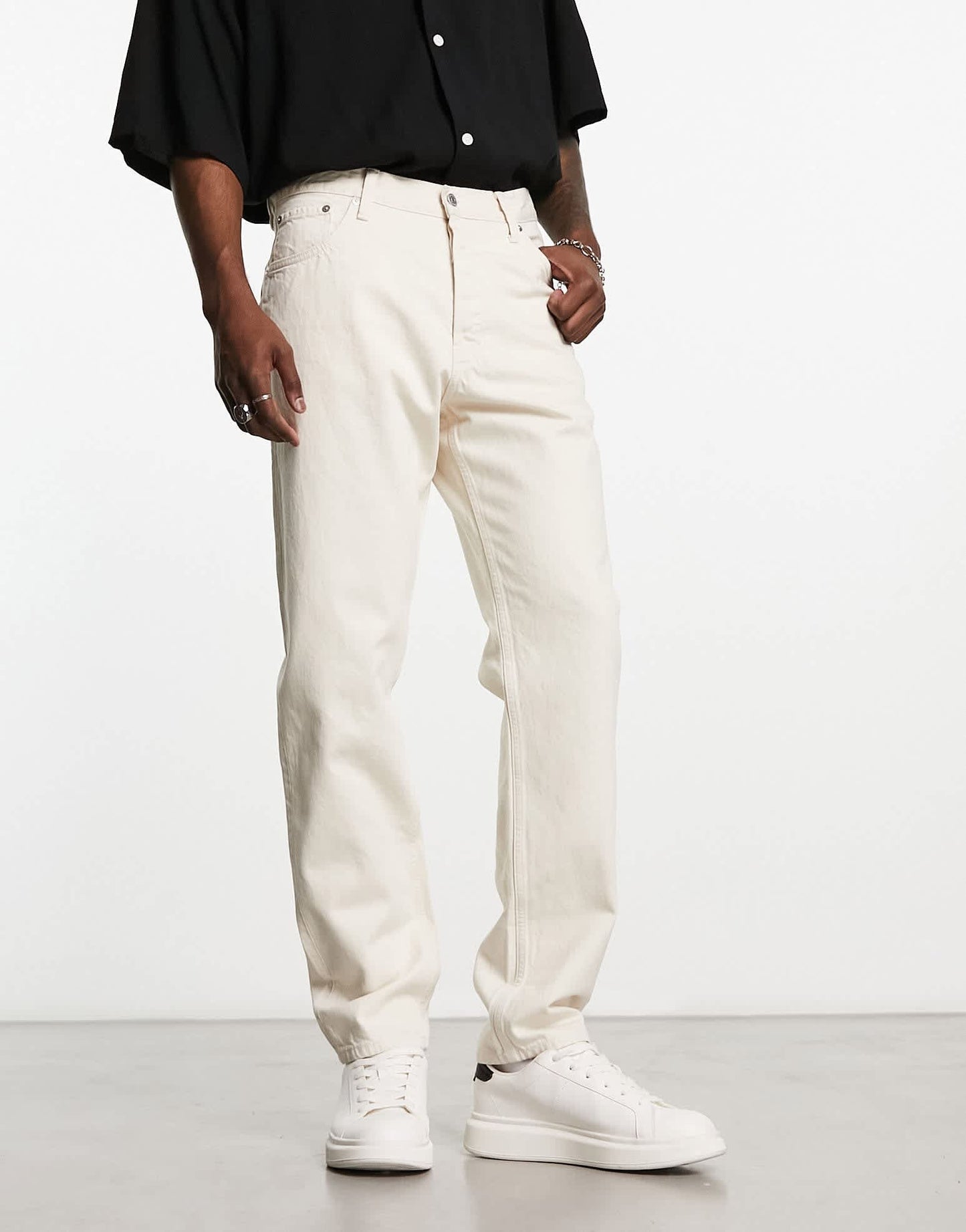 Weekday Barrel relaxed fit tapered leg jeans in ecru - ASOS Sample Sale