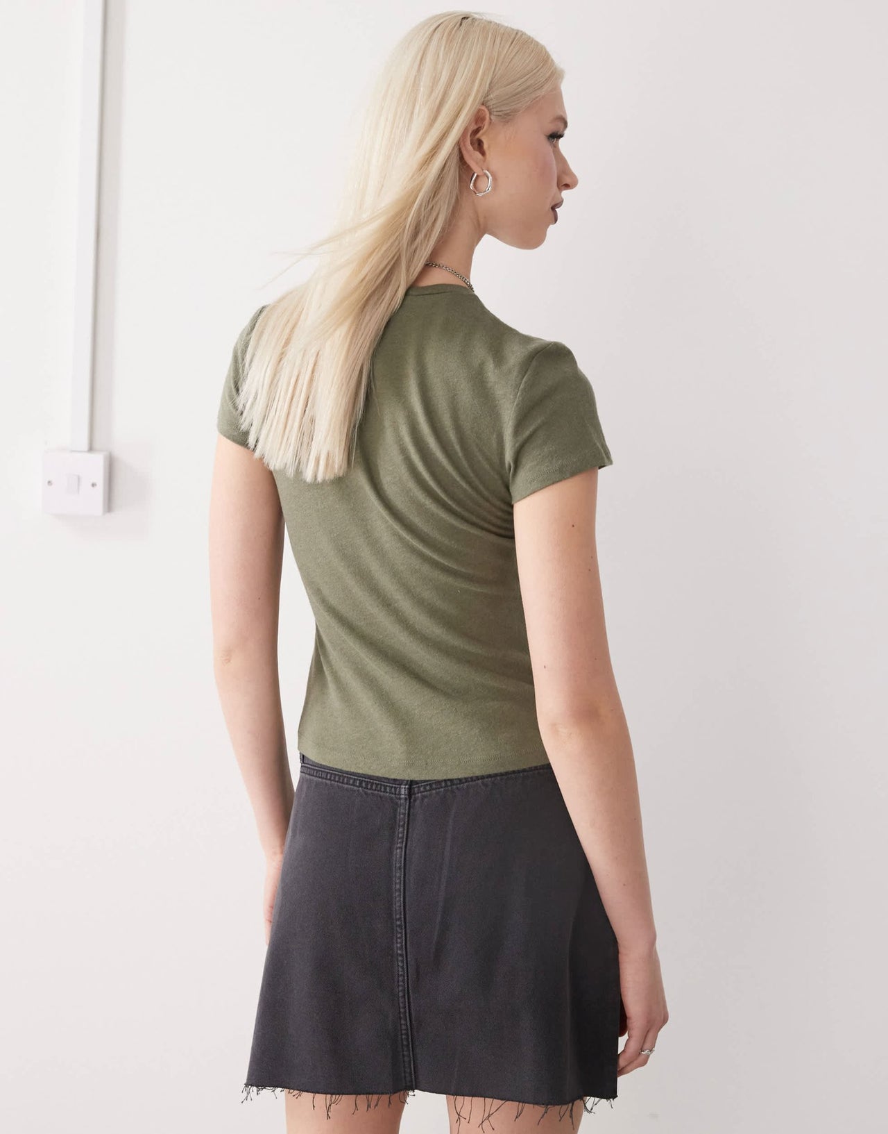 Weekday linen blend fitted t-shirt in khaki exclusive to ASOS - ASOS Sample Sale
