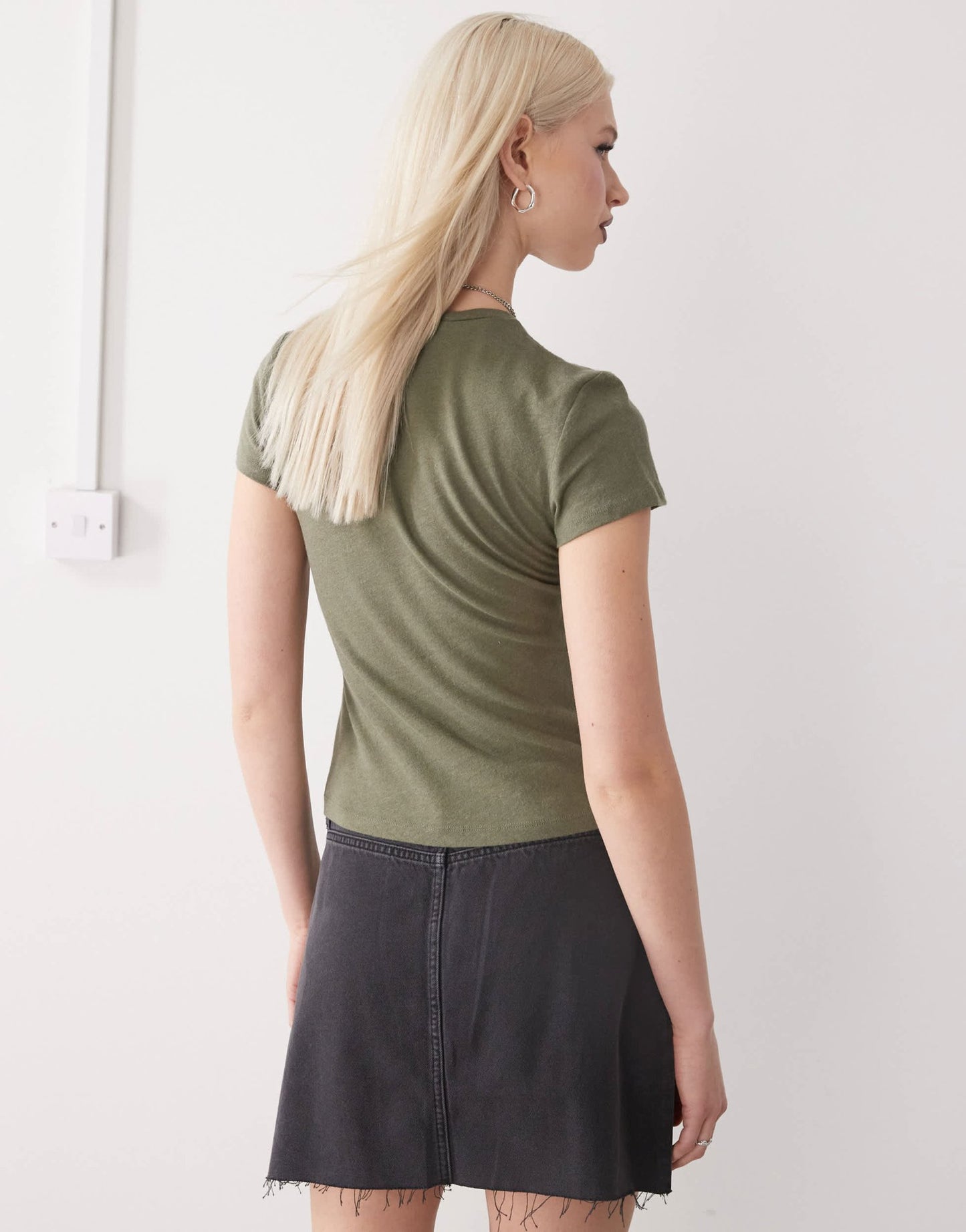 Weekday linen blend fitted t-shirt in khaki exclusive to ASOS - ASOS Sample Sale