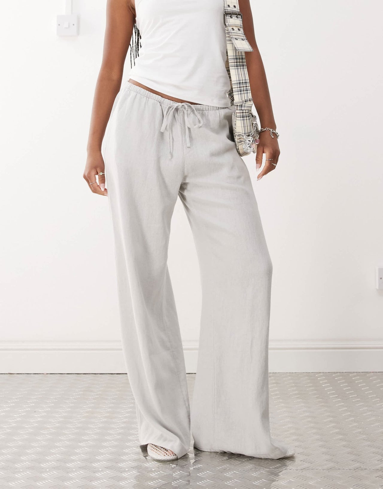Weekday linen mix wide leg trousers in grey - ASOS Sample Sale