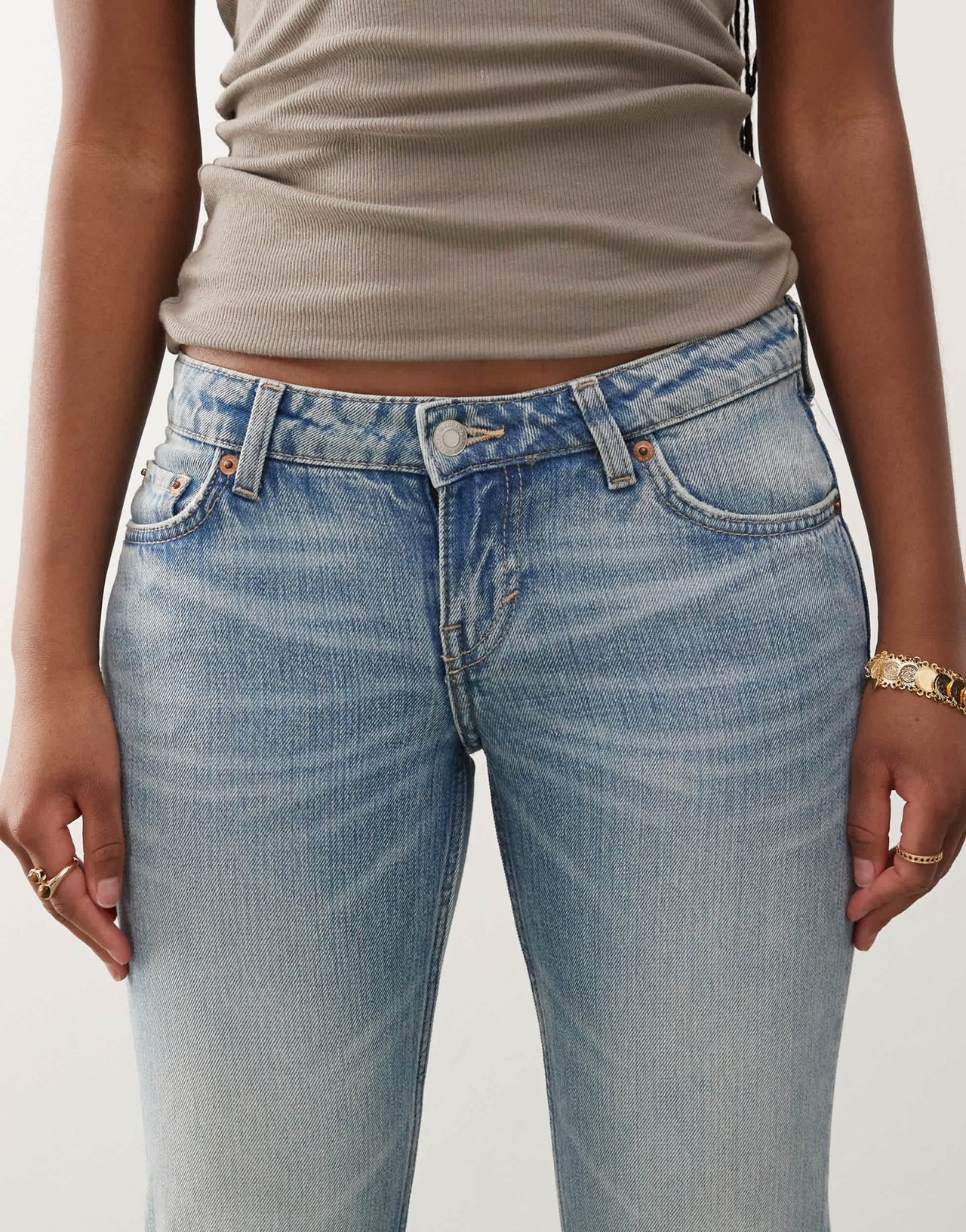 Weekday Nova low waist slim bootcut jeans in light blue wash - ASOS Sample Sale
