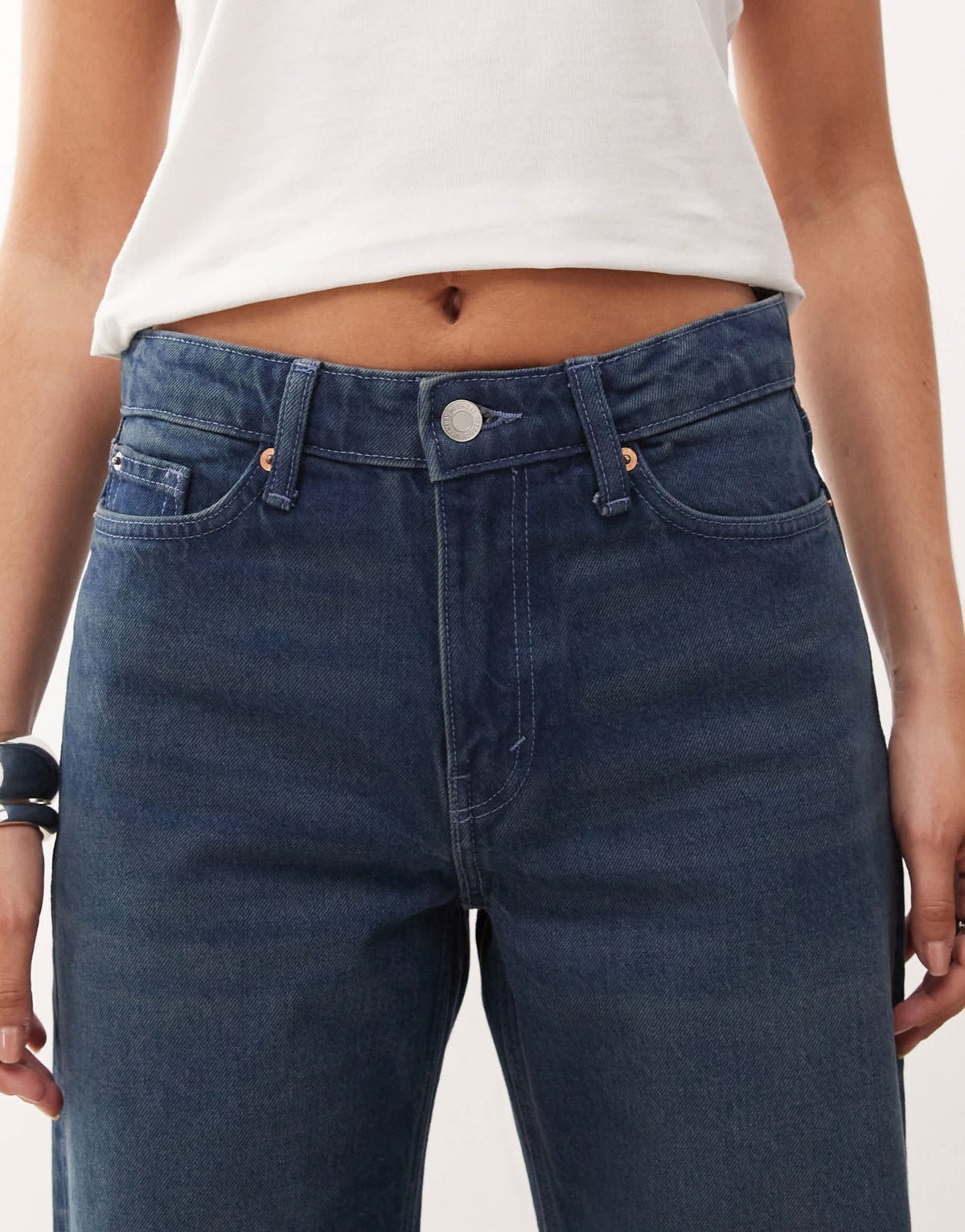 Weekday Paz mid waist wide leg jeans in blue wash - ASOS Sample Sale