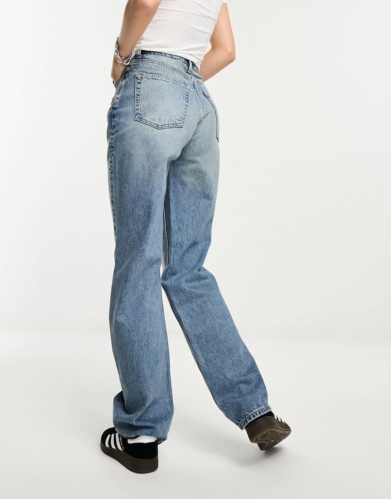 Weekday Resolute stretch high waist straight leg jeans in seventeen blue - ASOS Sample Sale
