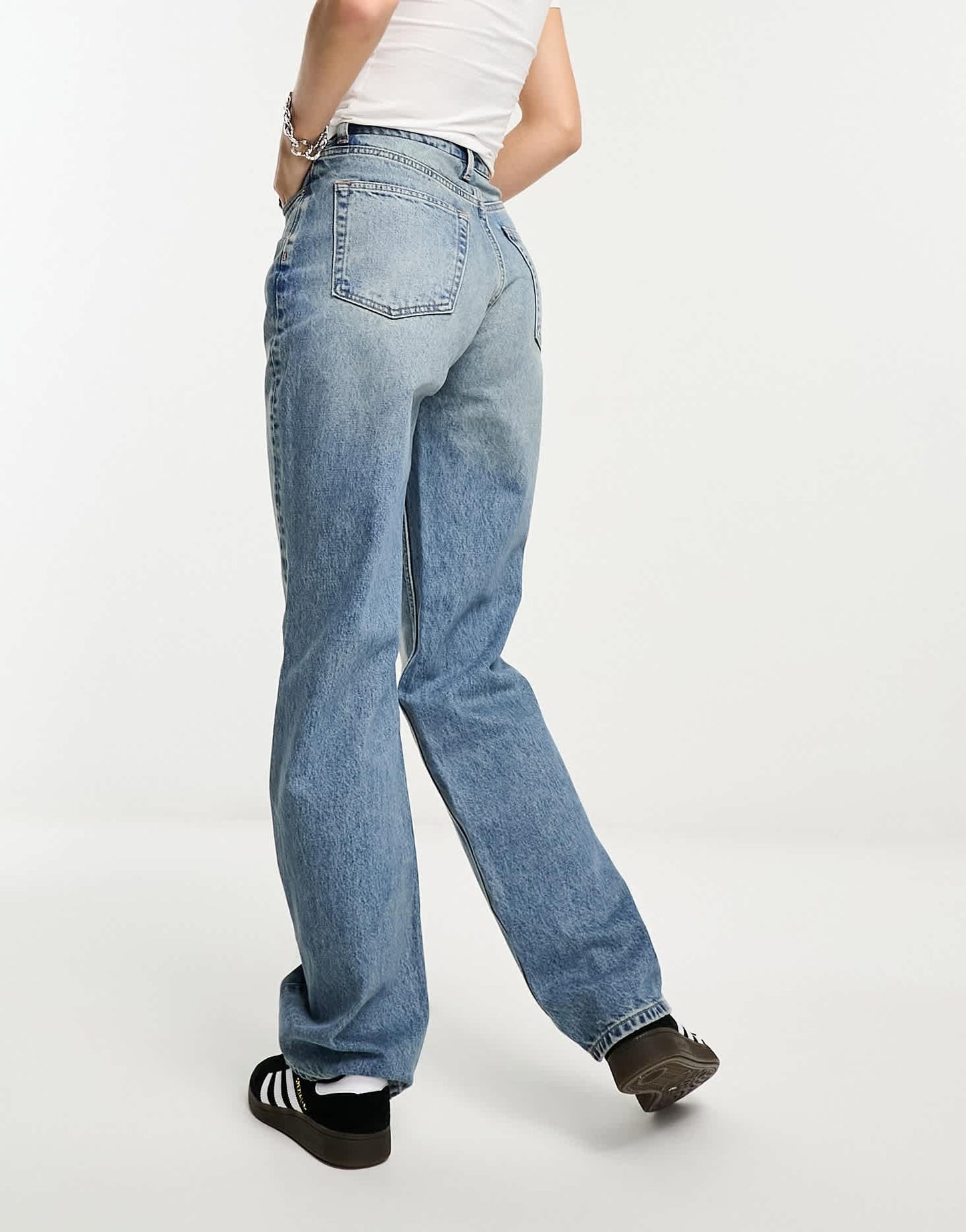 Weekday Resolute stretch high waist straight leg jeans in seventeen blue - ASOS Sample Sale