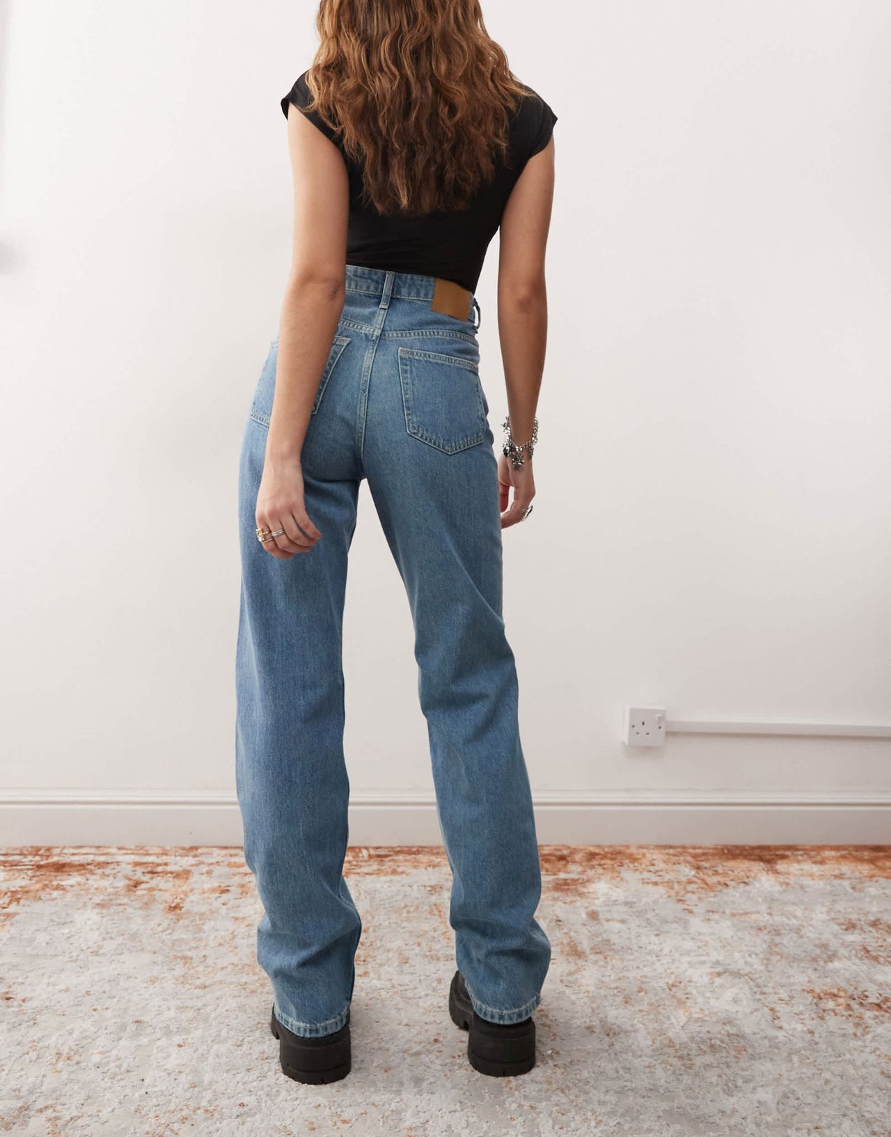 Weekday Rowe extra high waist straight leg jeans in blue - ASOS Sample Sale