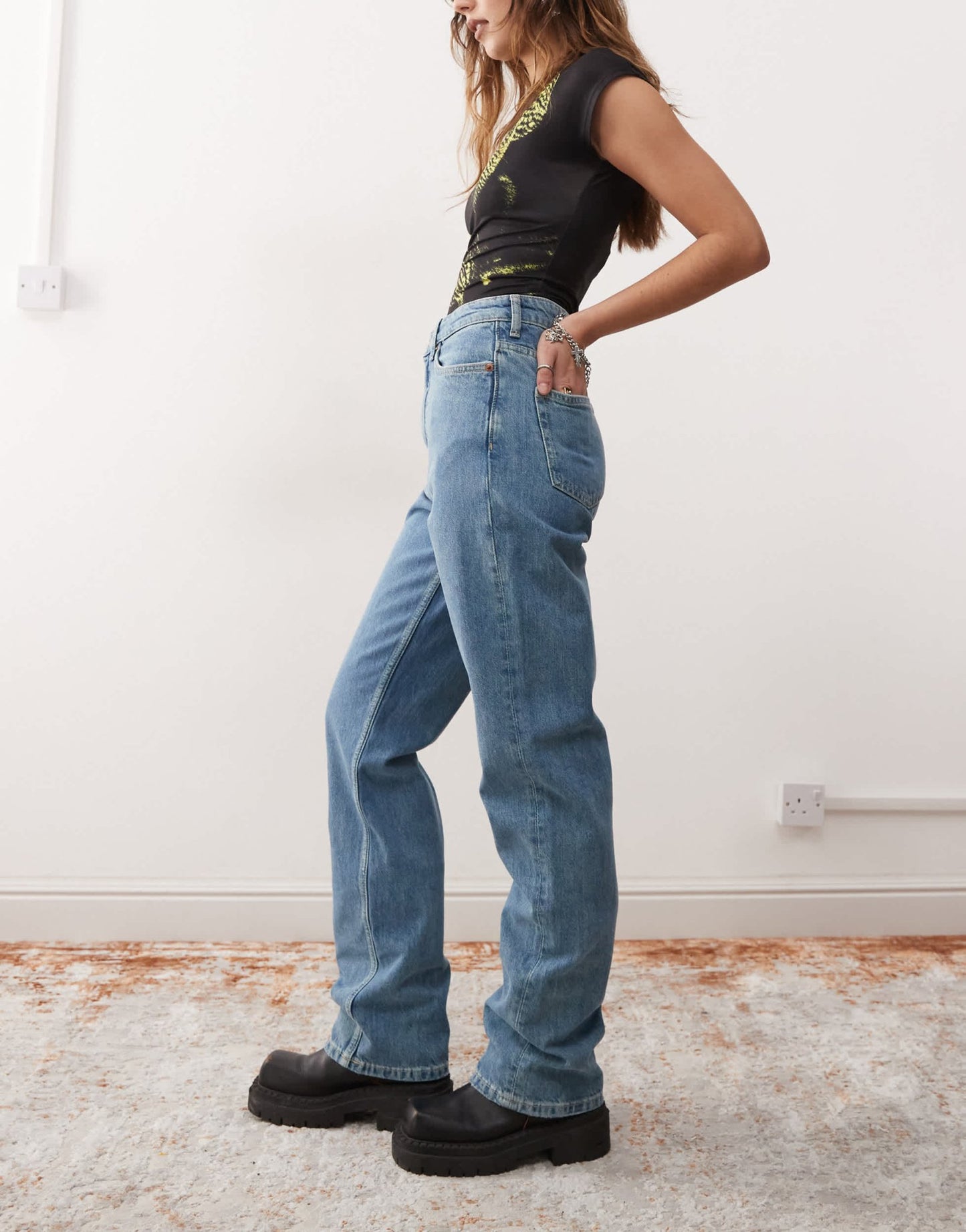 Weekday Rowe extra high waist straight leg jeans in blue - ASOS Sample Sale