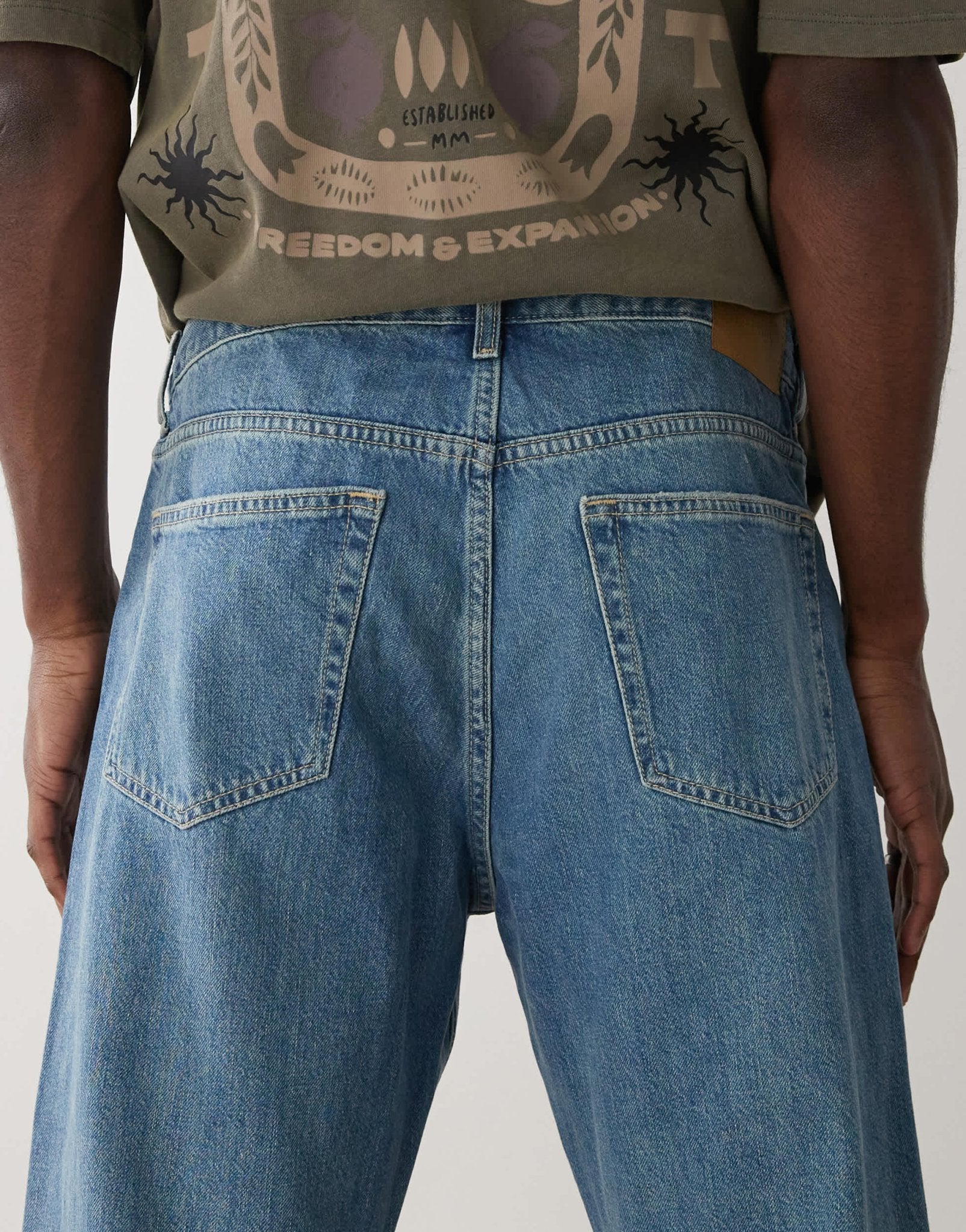 Weekday Space relaxed fit straight leg jeans in blue wash - ASOS Sample Sale