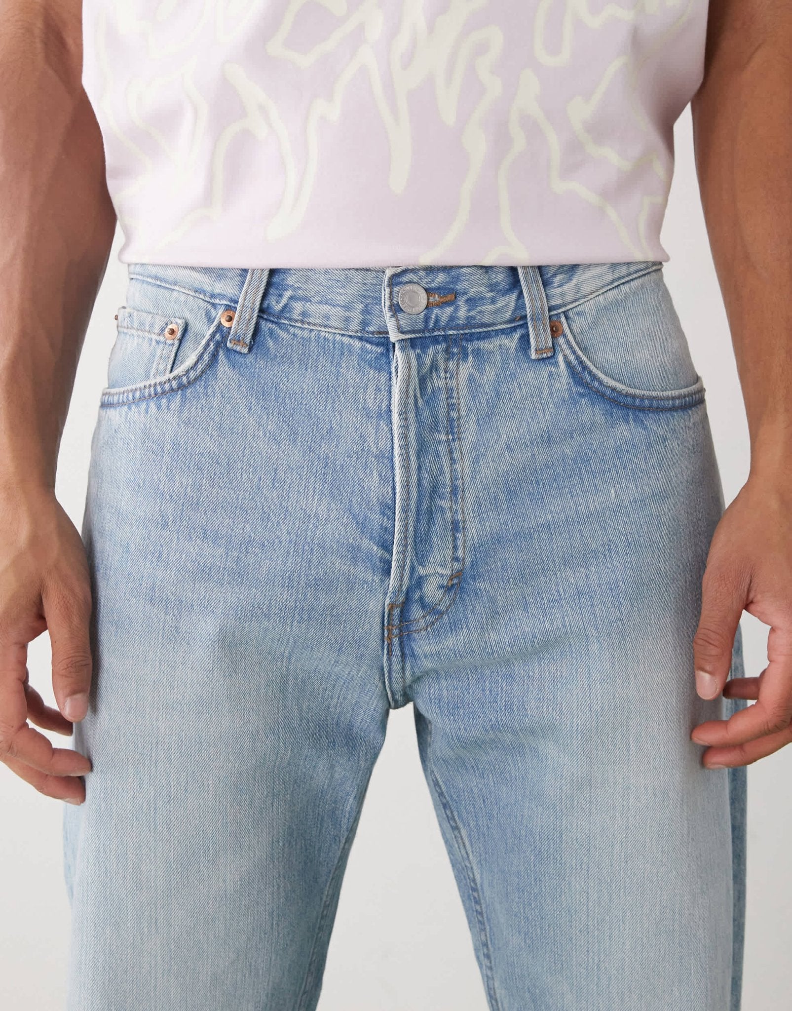 Weekday Space relaxed fit straight leg jeans in light blue - ASOS Sample Sale