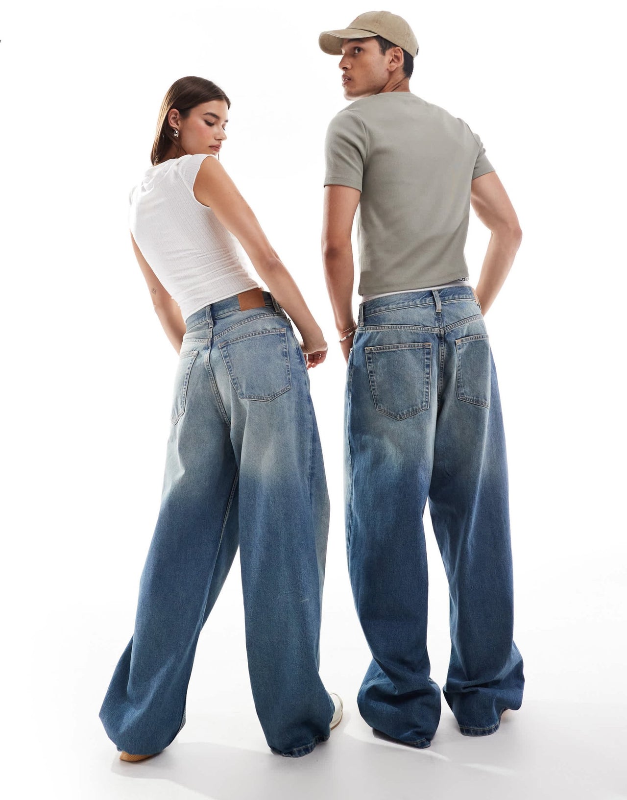 Weekday Unisex Astro loose fit wide leg jeans in streaky blue wash - ASOS Sample Sale