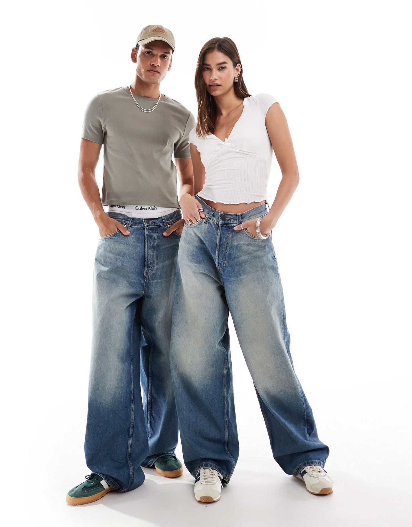 Weekday Unisex Astro loose fit wide leg jeans in streaky blue wash - ASOS Sample Sale