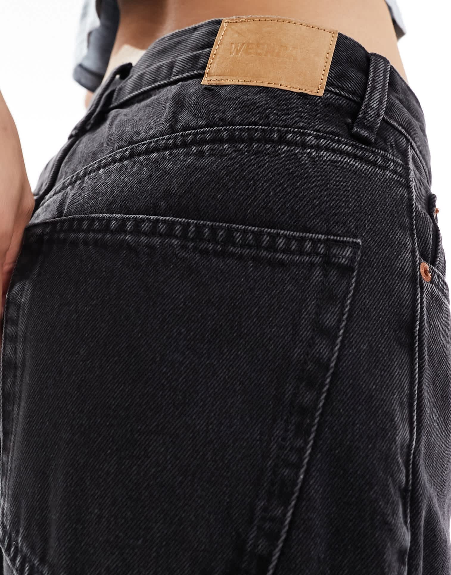 Weekday Unisex Astro loose fit wide leg jeans in tuned black - ASOS Sample Sale