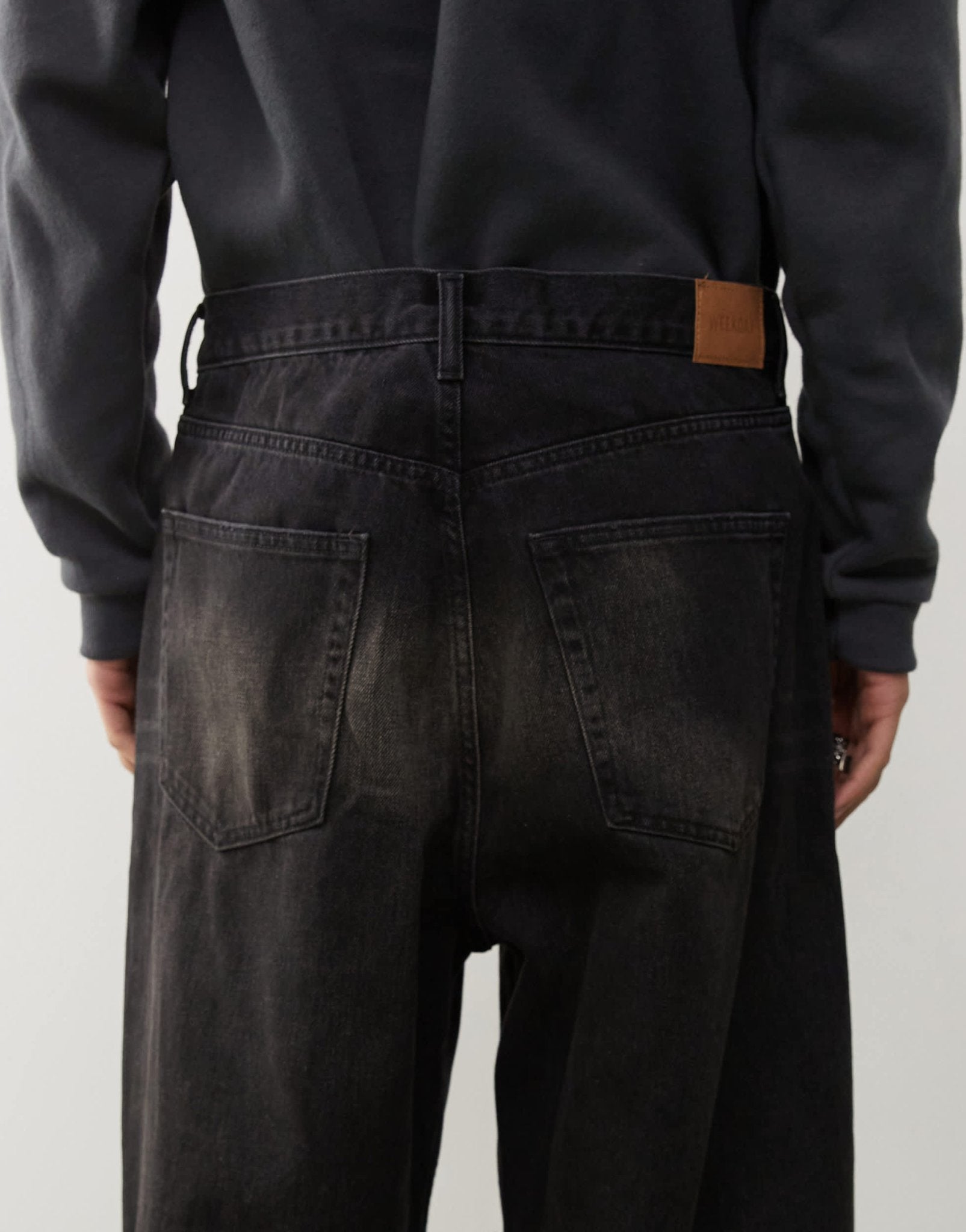 Weekday Unisex Astro low rise loose fit baggy jeans in black acid wash - ASOS Sample Sale