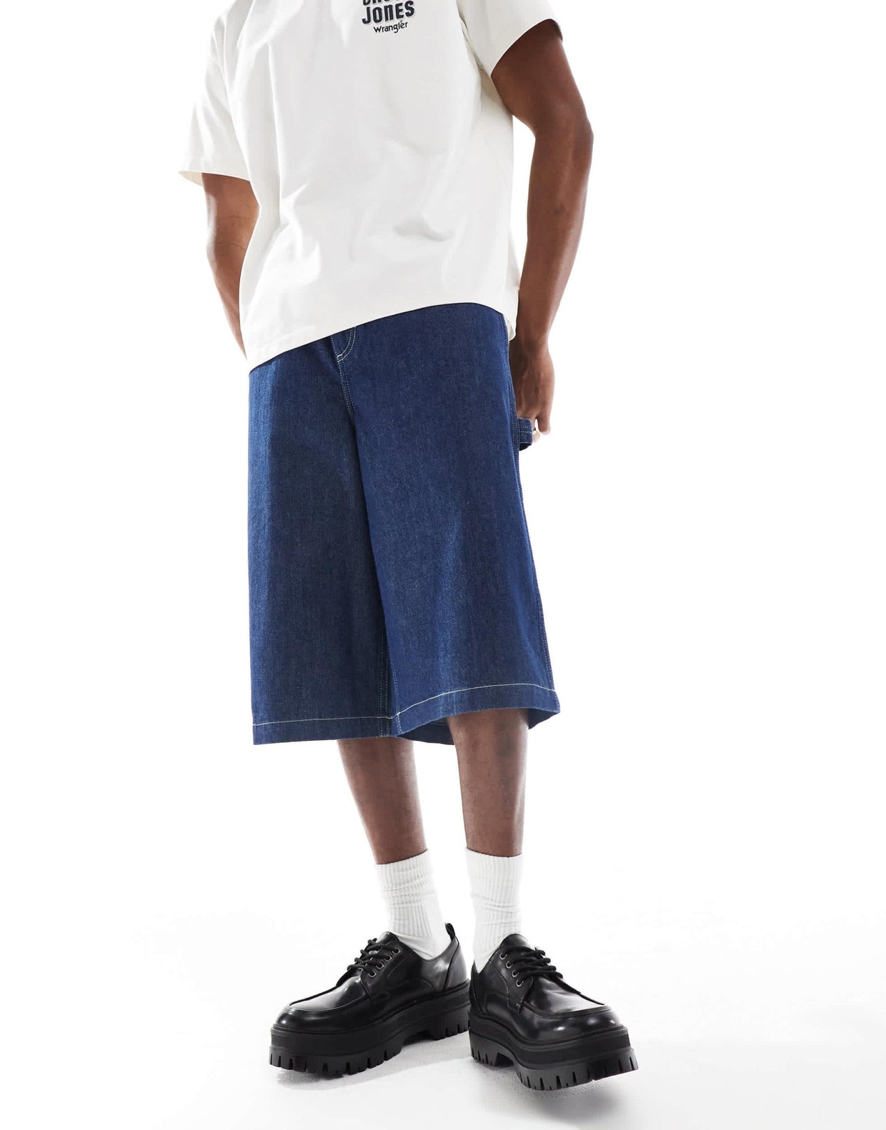 Wrangler Casey Jones workwear skater denim shorts in dark rinse wash - ASOS Sample Sale