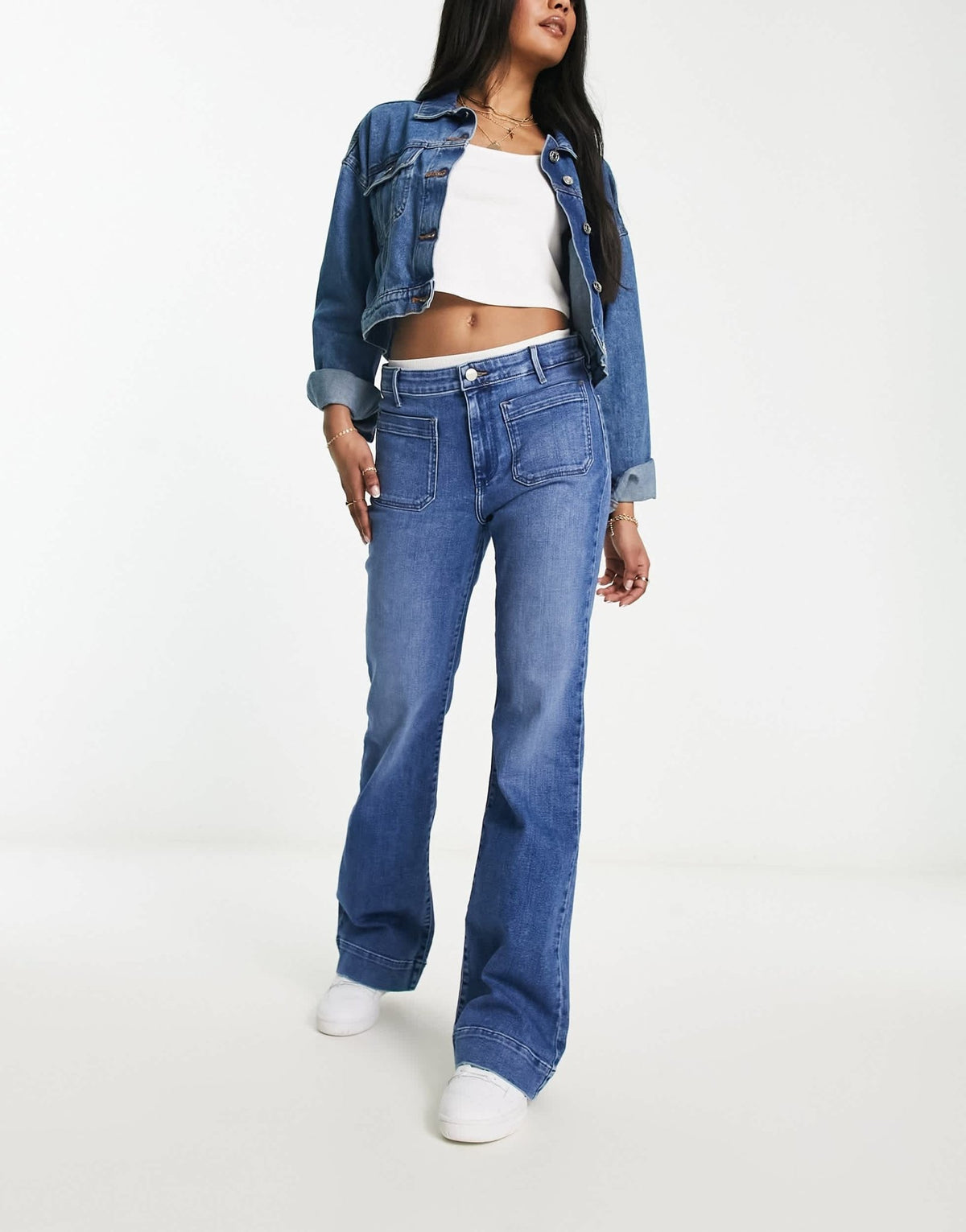 Wrangler flared jean with front pockets in mid blue - ASOS Sample Sale