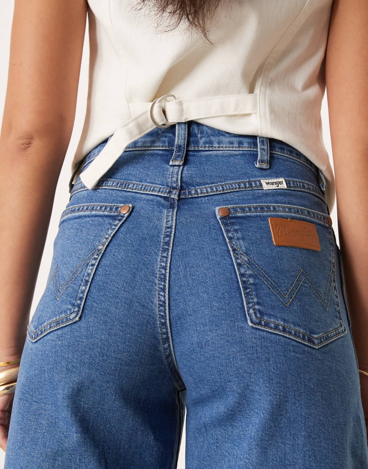 Wrangler high rise wide leg jeans in vintage midwash blue - ASOS Sample Sale