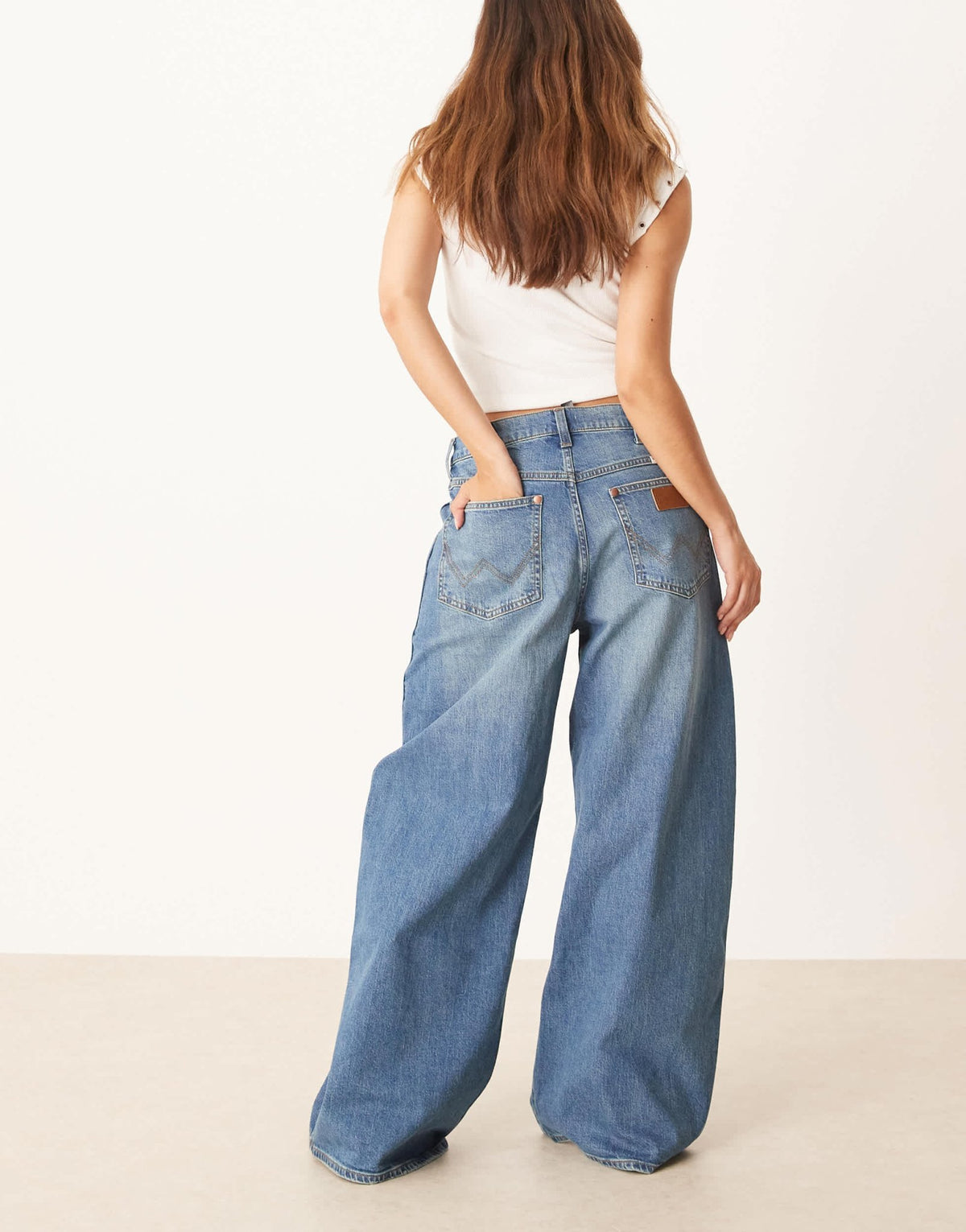 Wrangler low rise baggy fit jeans in washed mid blue - ASOS Sample Sale
