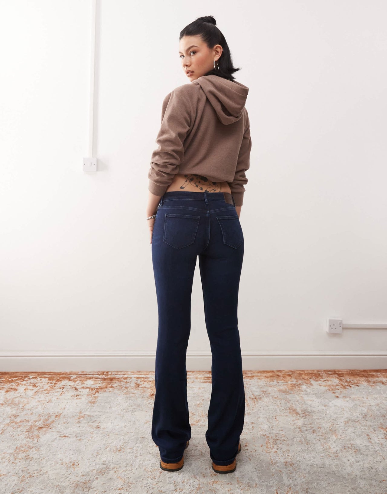 Wrangler low rise bootcut jeans in darkwash blue - ASOS Sample Sale