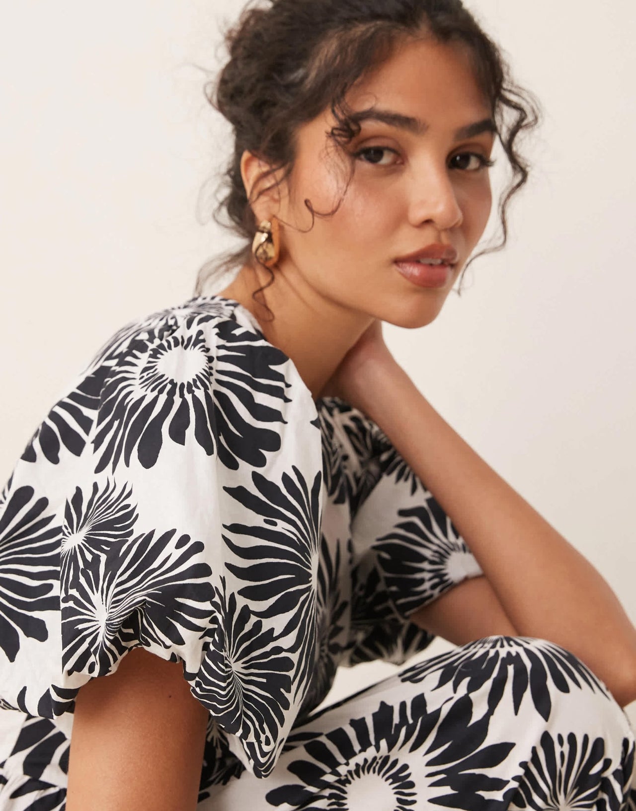 YAS puff sleeve maxi dress in mono floral print - ASOS Sample Sale